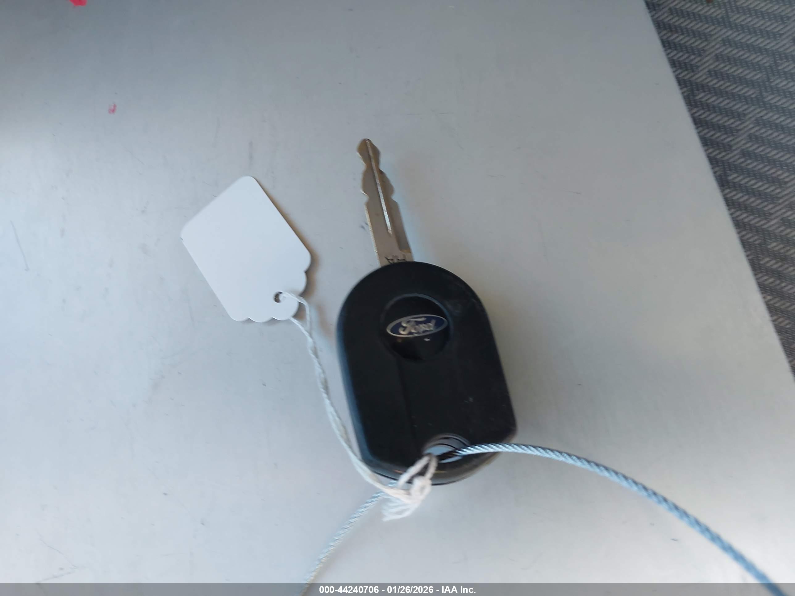 FORD FUSION image 11