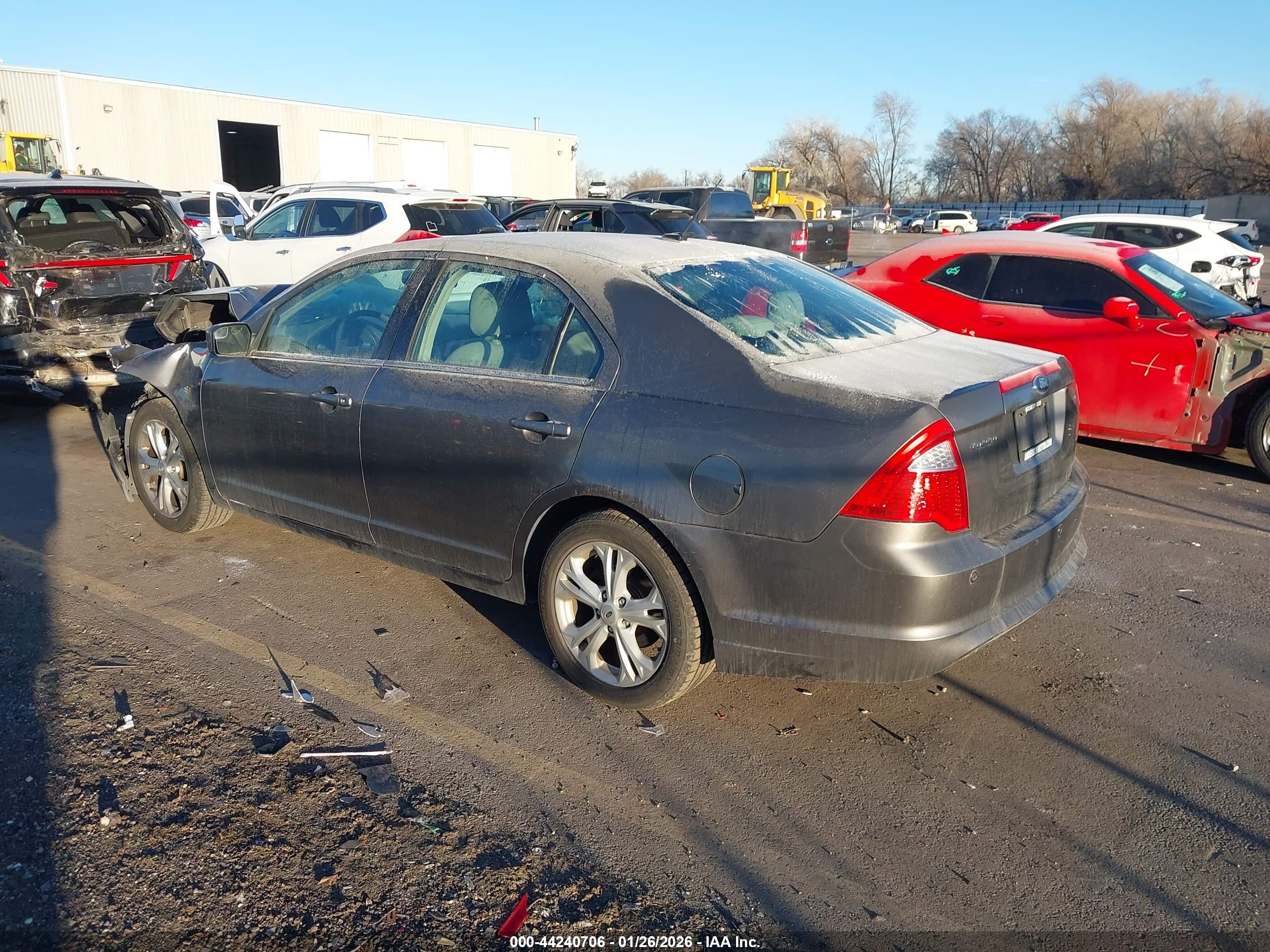 FORD FUSION image 3