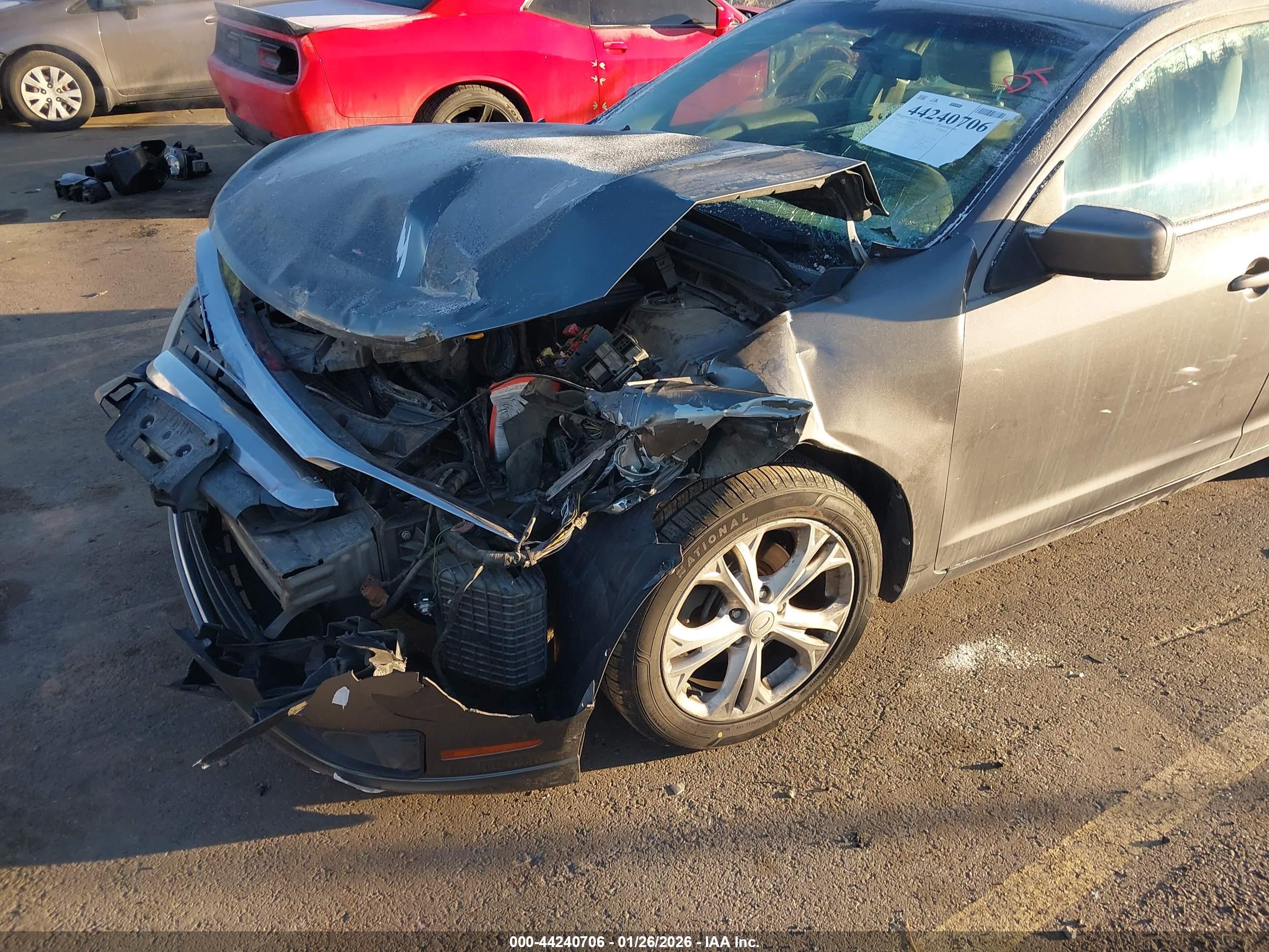FORD FUSION image 6