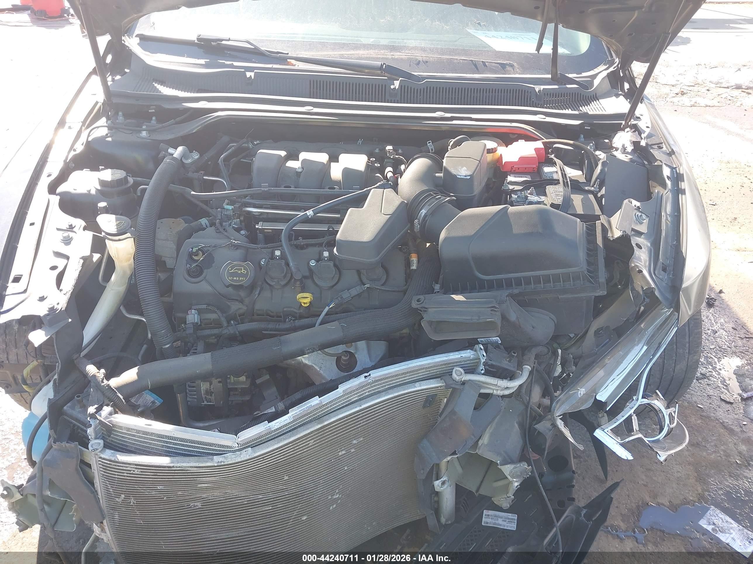 FORD TAURUS image 10