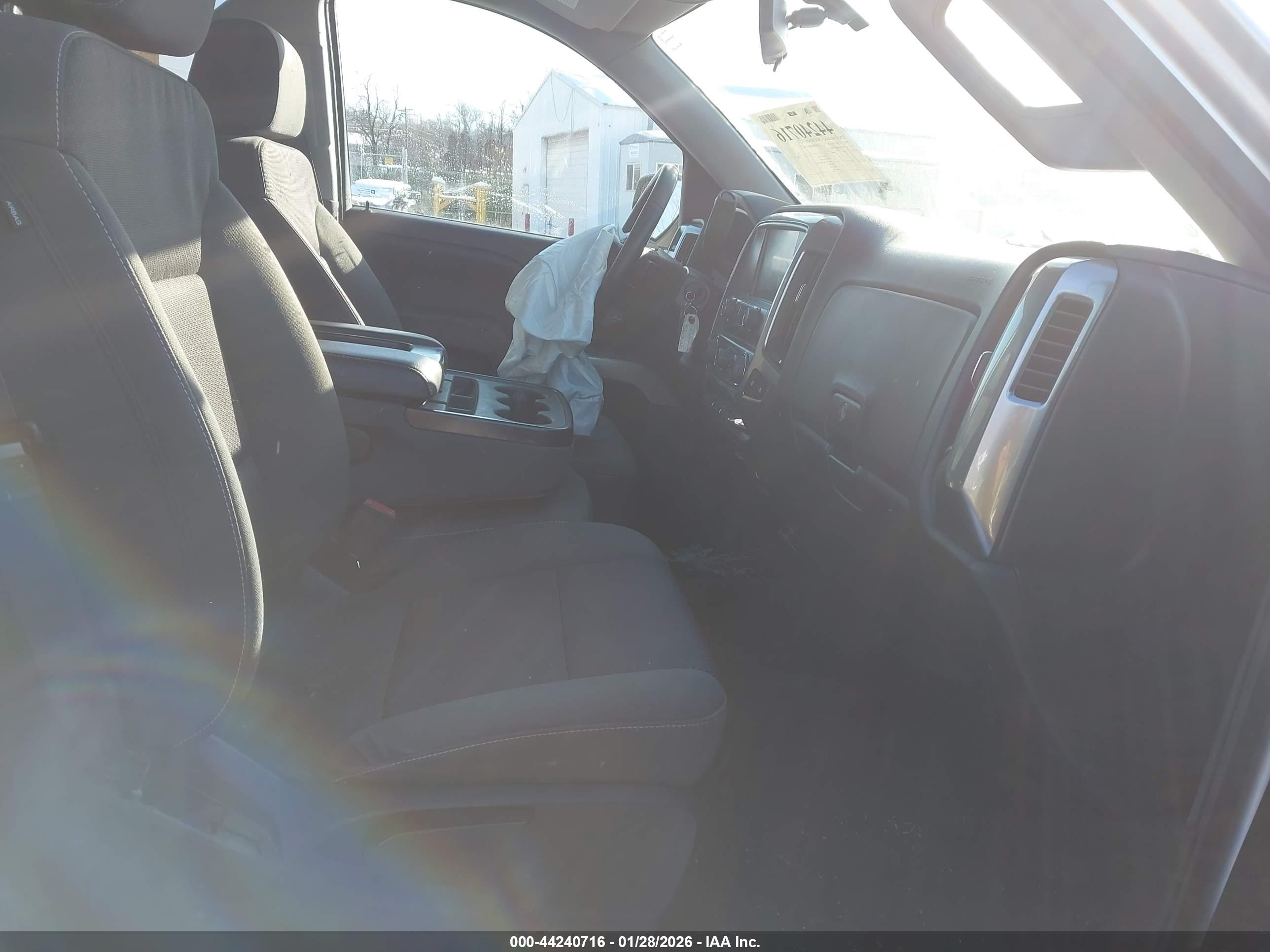 CHEVROLET SILVERADO image 5