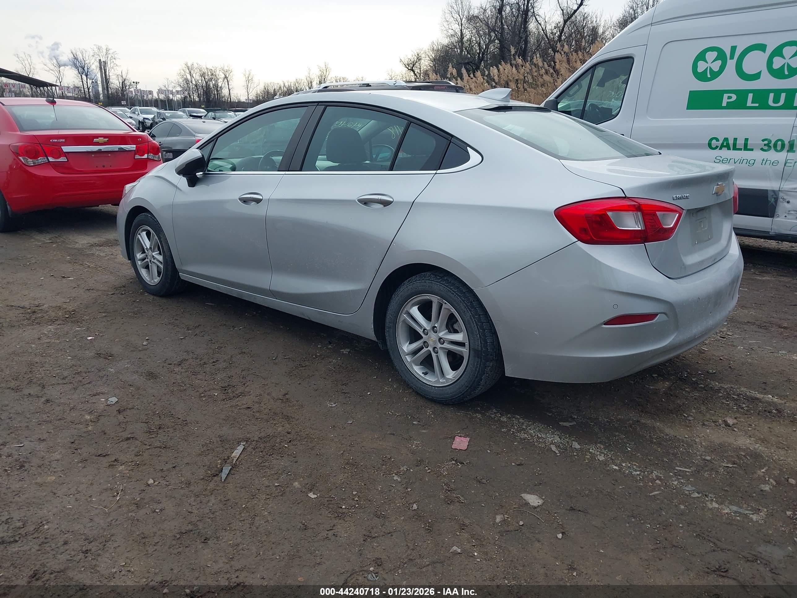 CHEVROLET CRUZE image 3