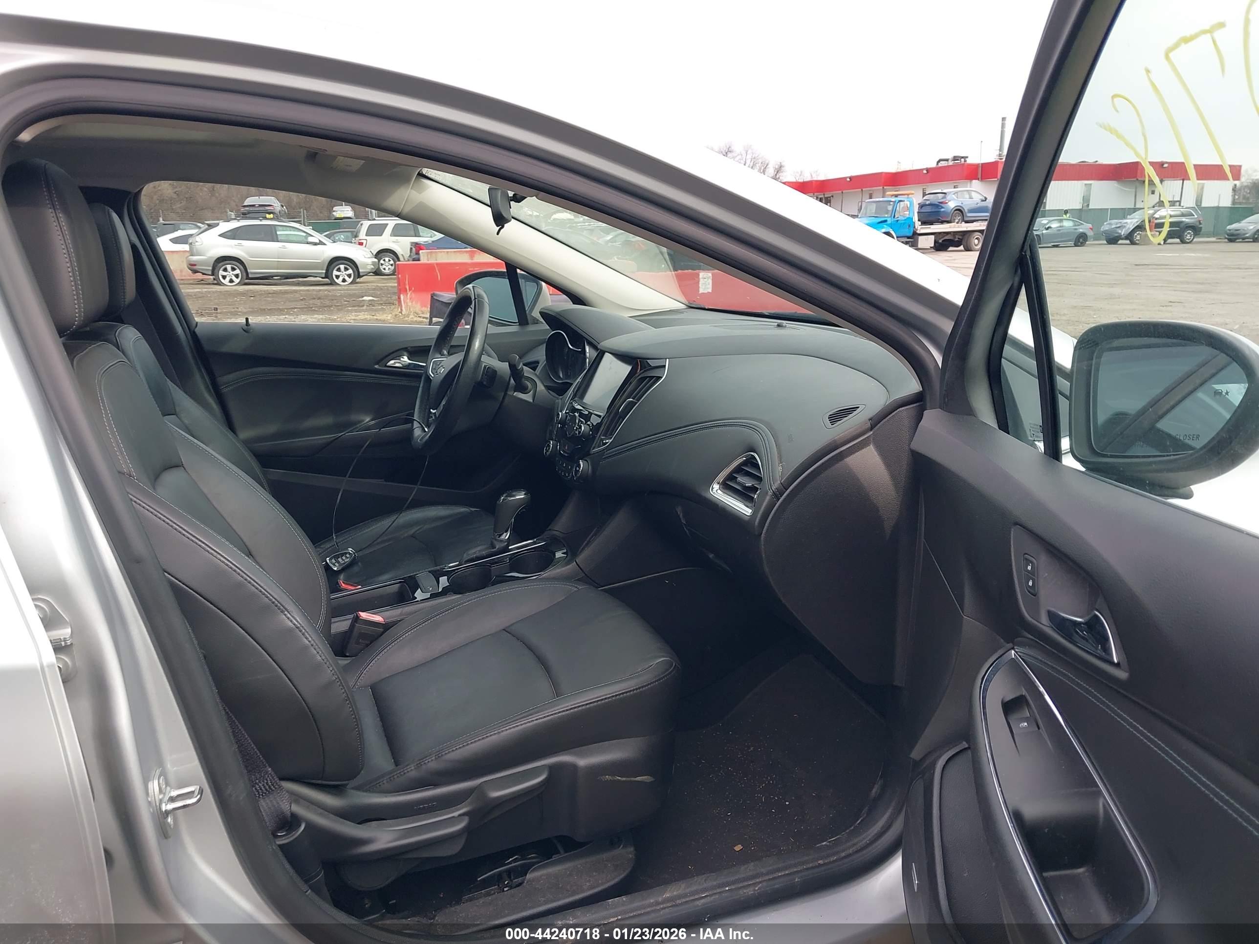CHEVROLET CRUZE image 5