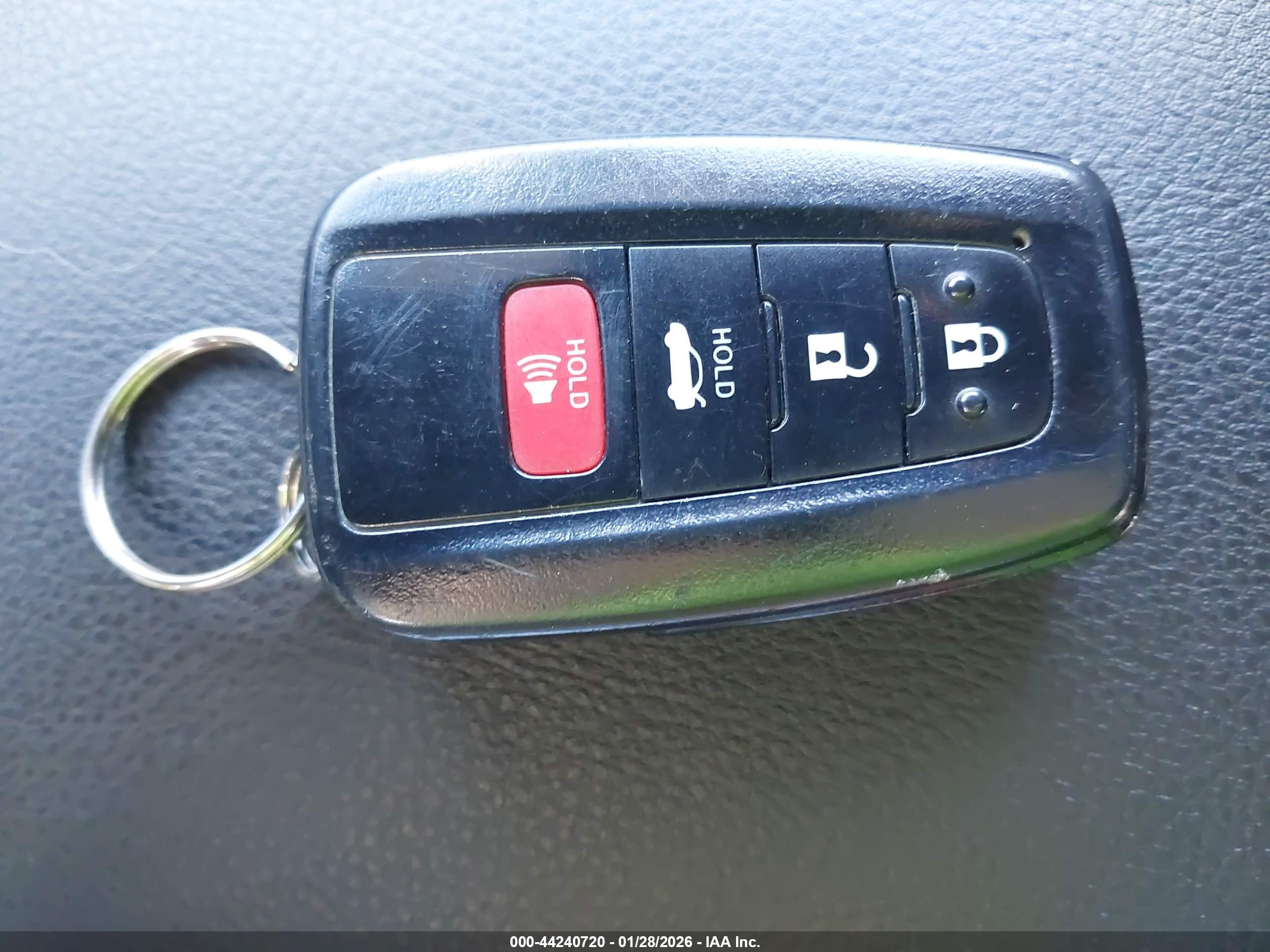 TOYOTA CAMRY image 11