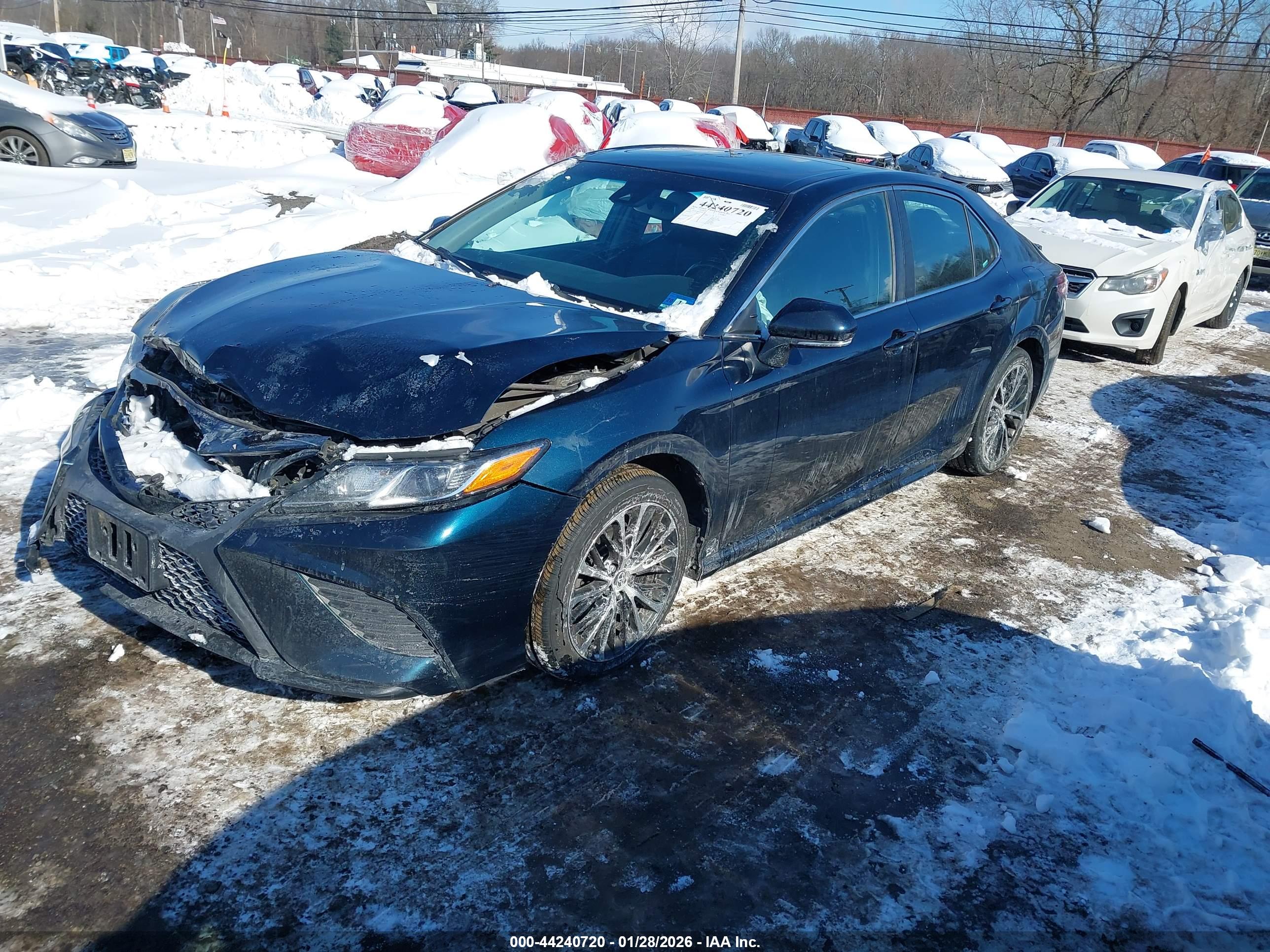 TOYOTA CAMRY image 2