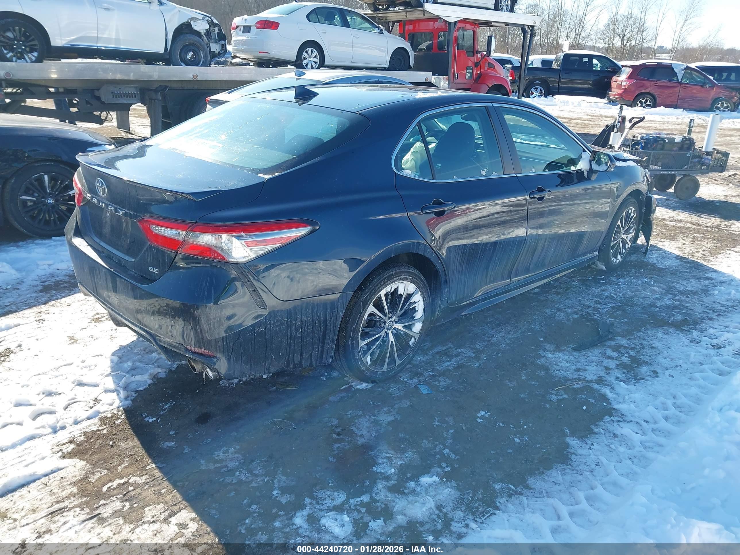 TOYOTA CAMRY image 4