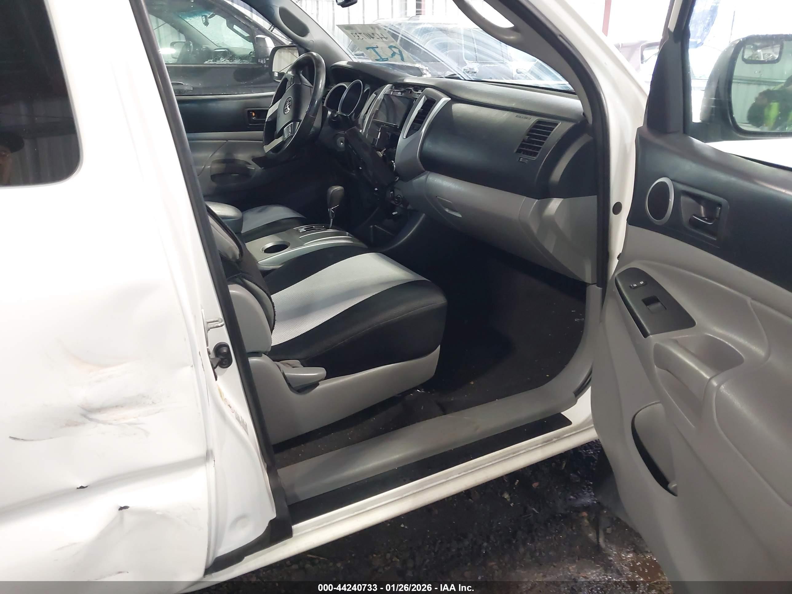 TOYOTA TACOMA image 5