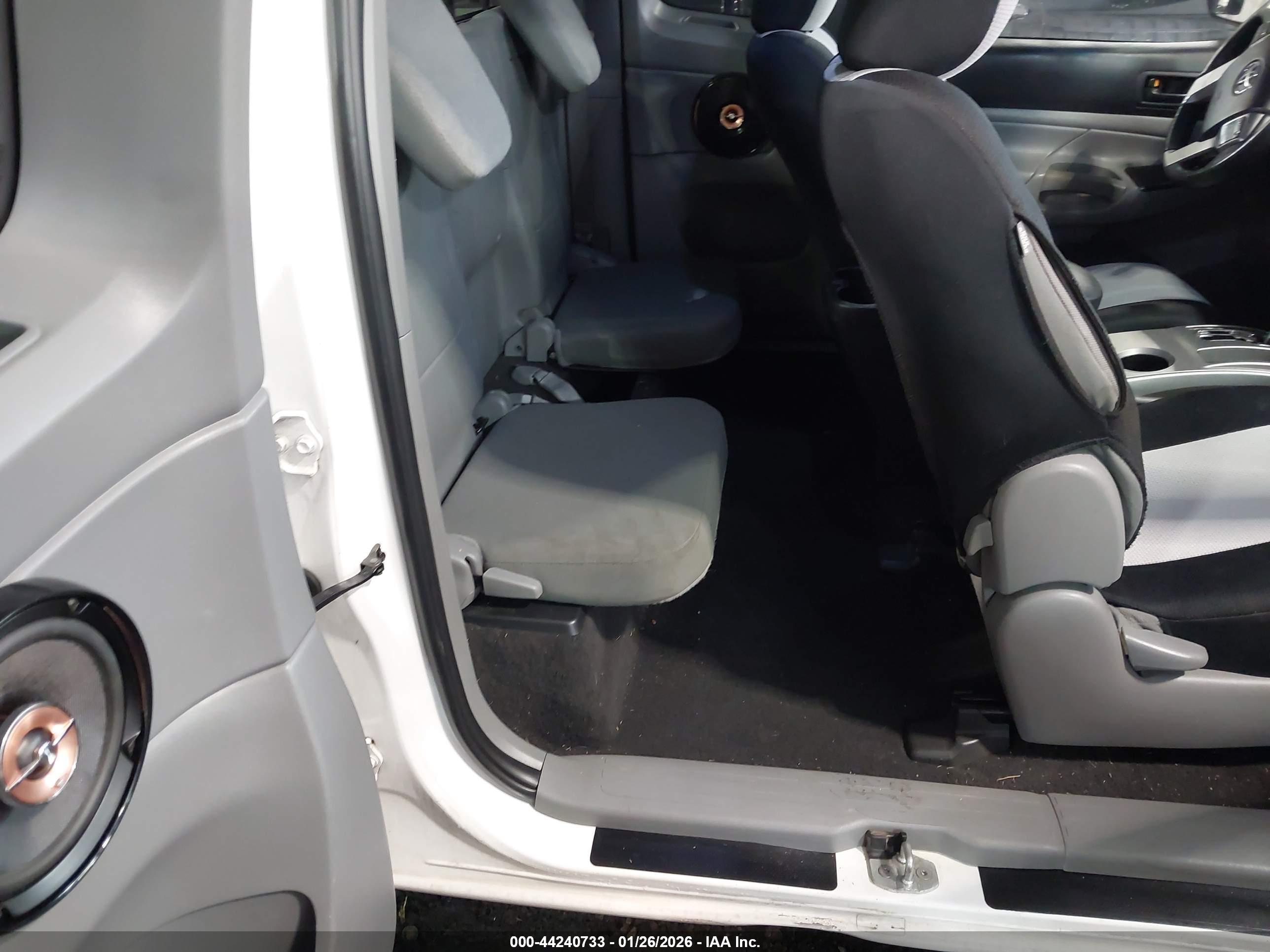TOYOTA TACOMA image 8