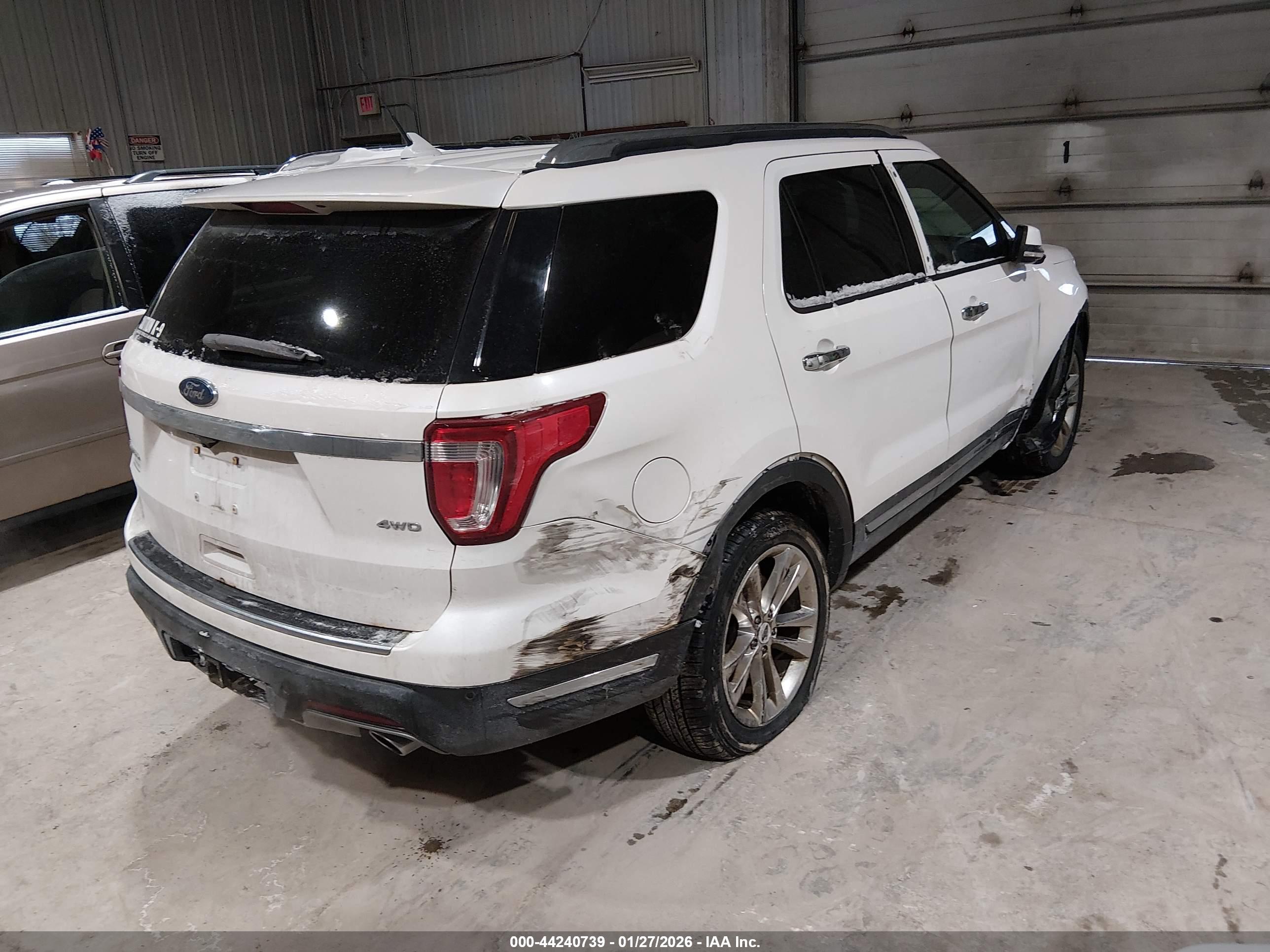 FORD EXPLORER image 4