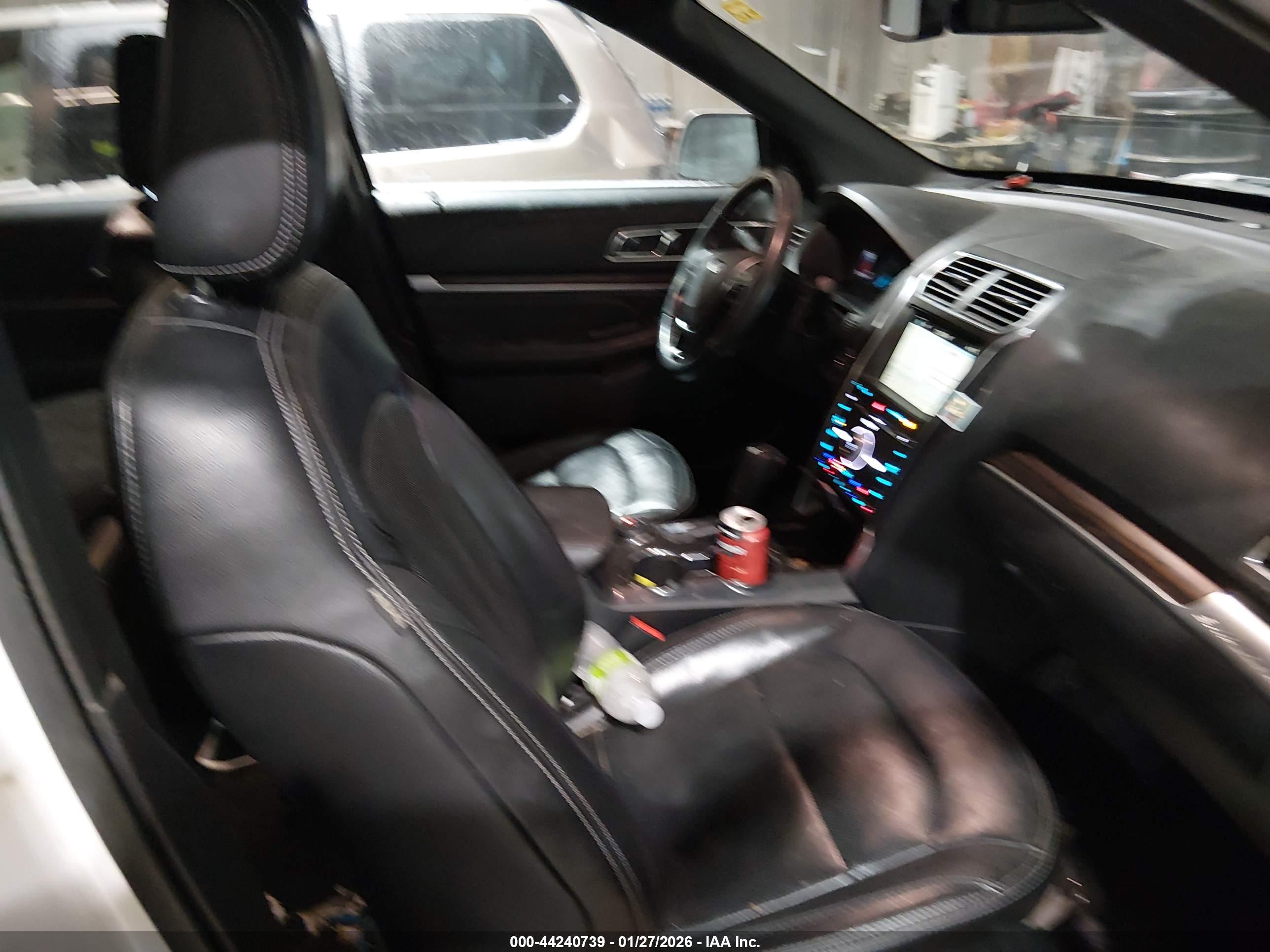 FORD EXPLORER image 5