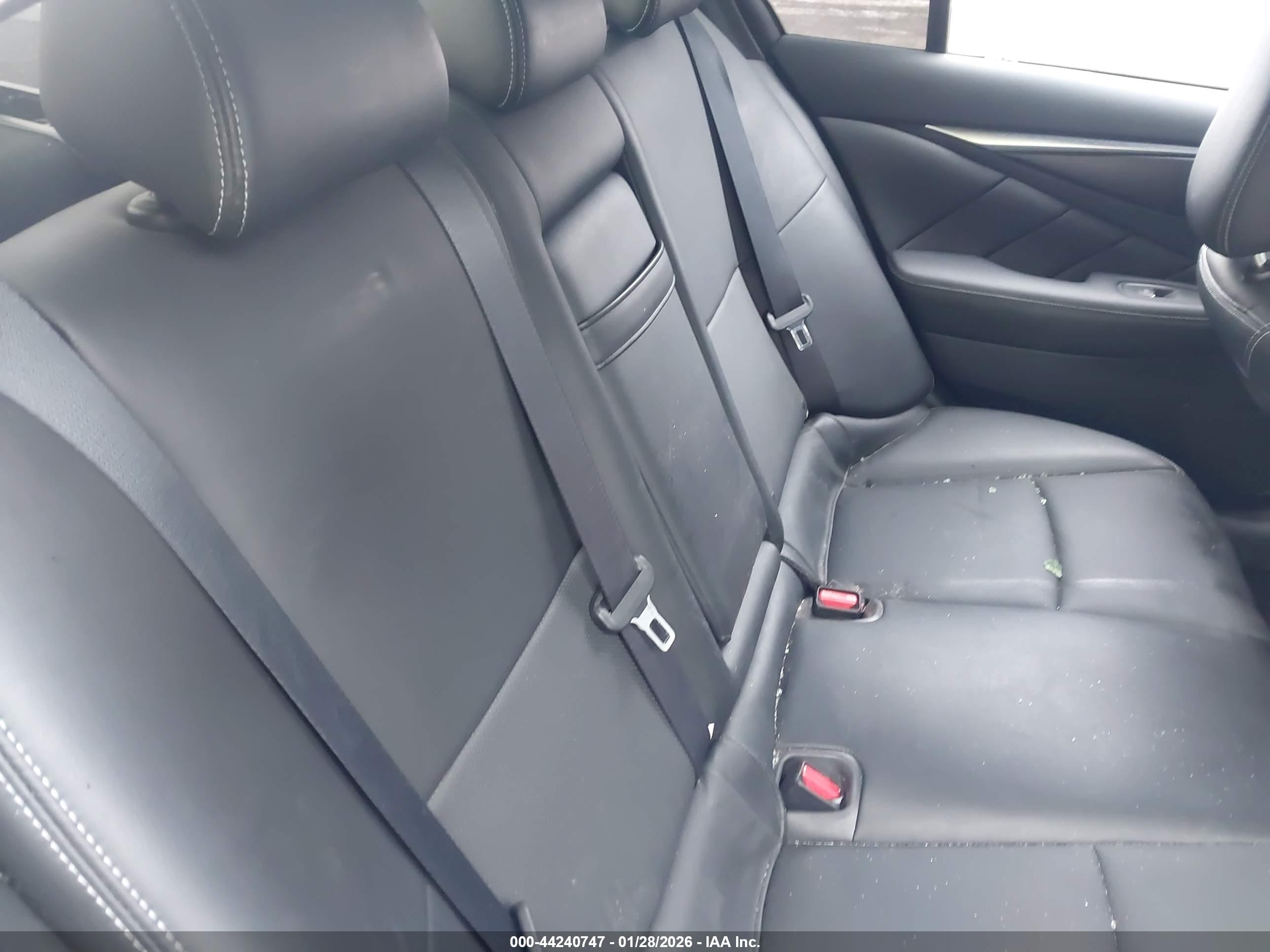 INFINITI Q50 image 8