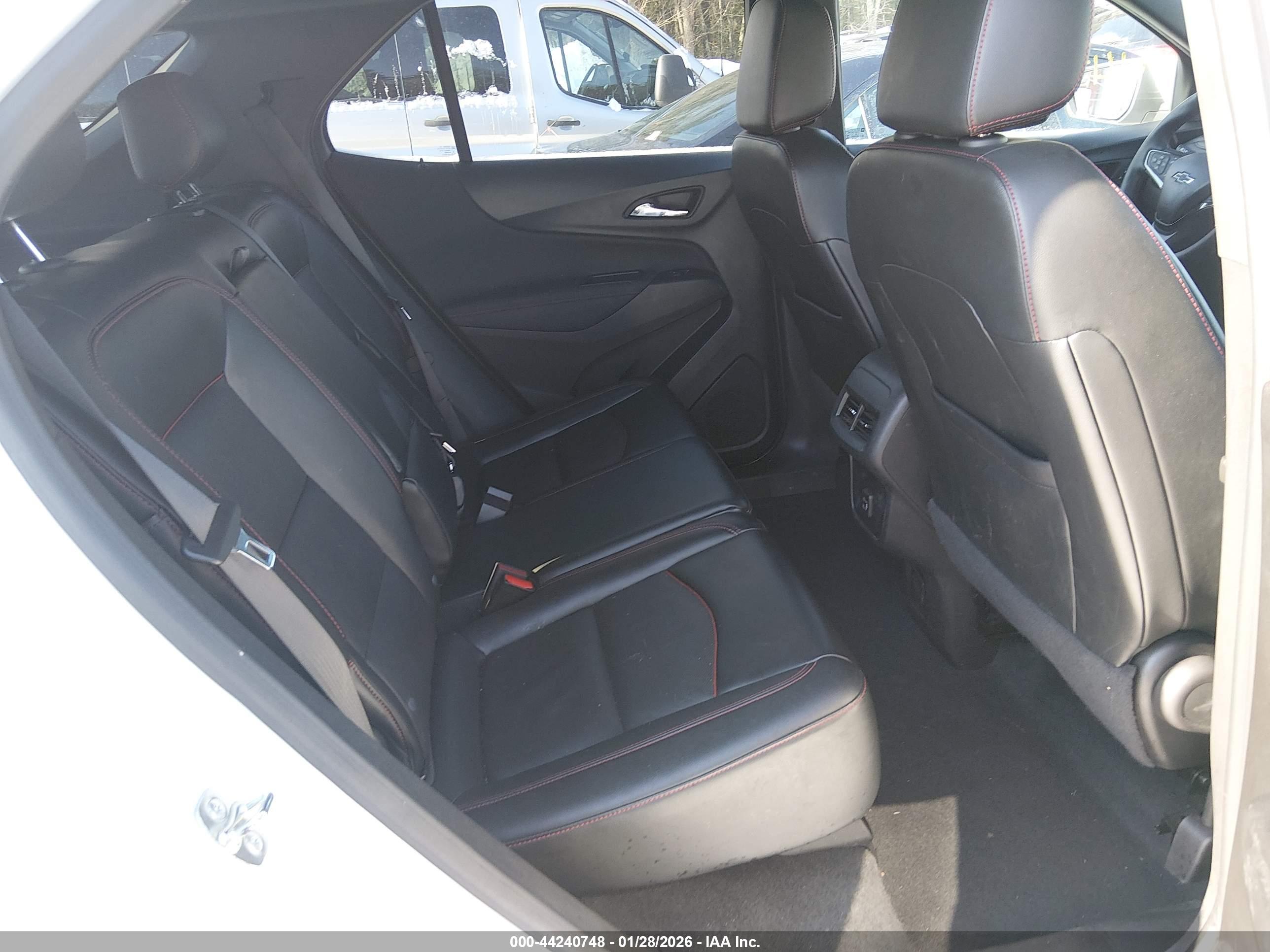CHEVROLET EQUINOX image 8
