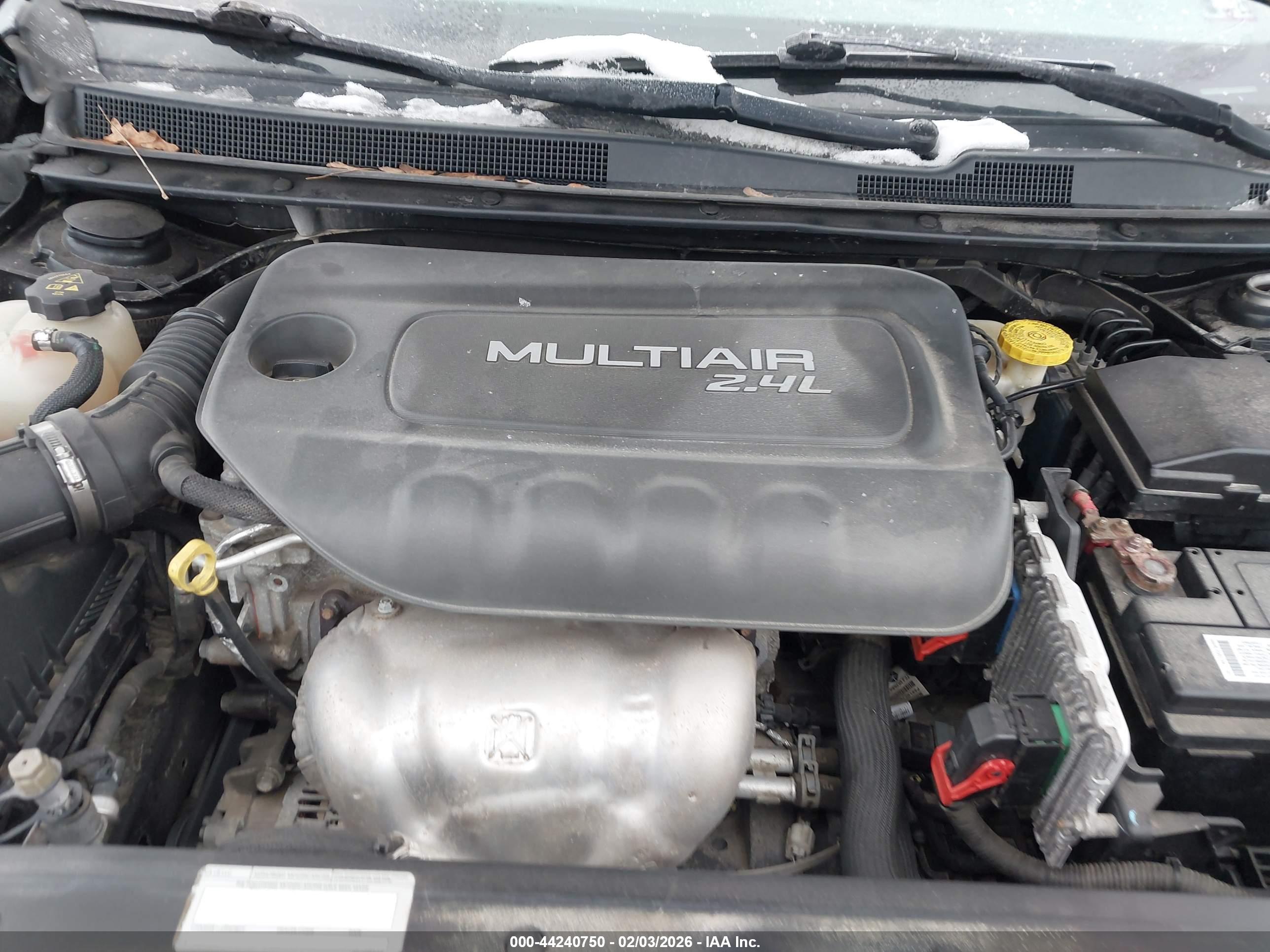 CHRYSLER 200 image 10
