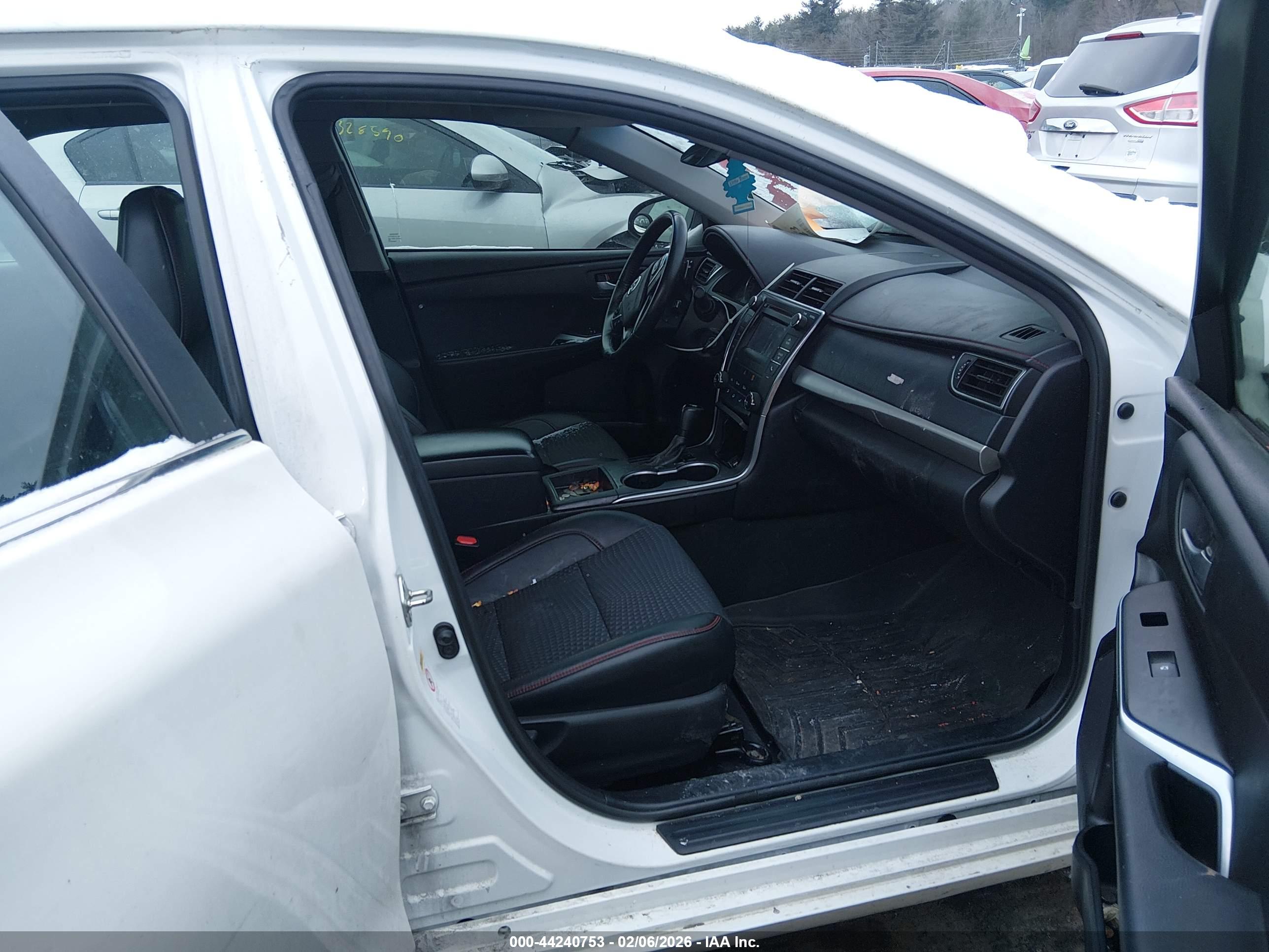 TOYOTA CAMRY image 5
