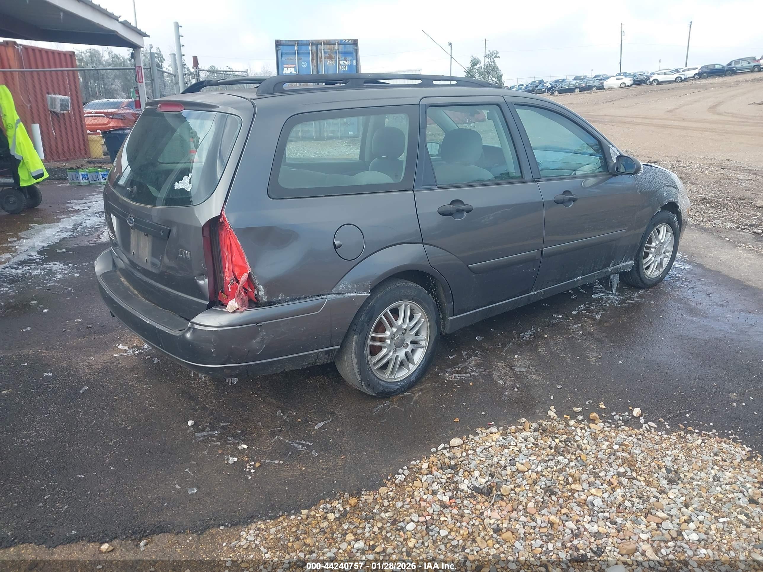 FORD FOCUS image 4