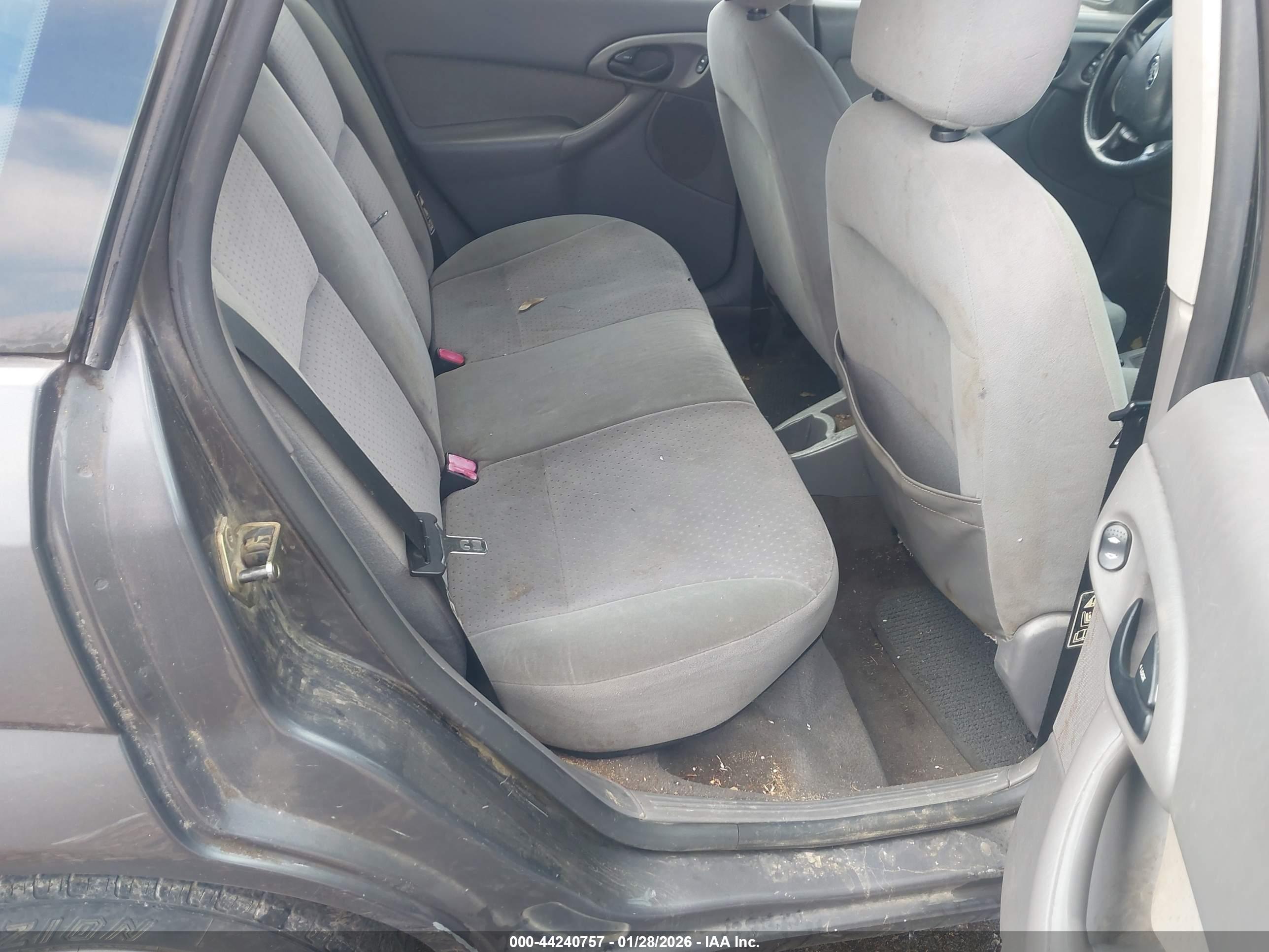 FORD FOCUS image 8
