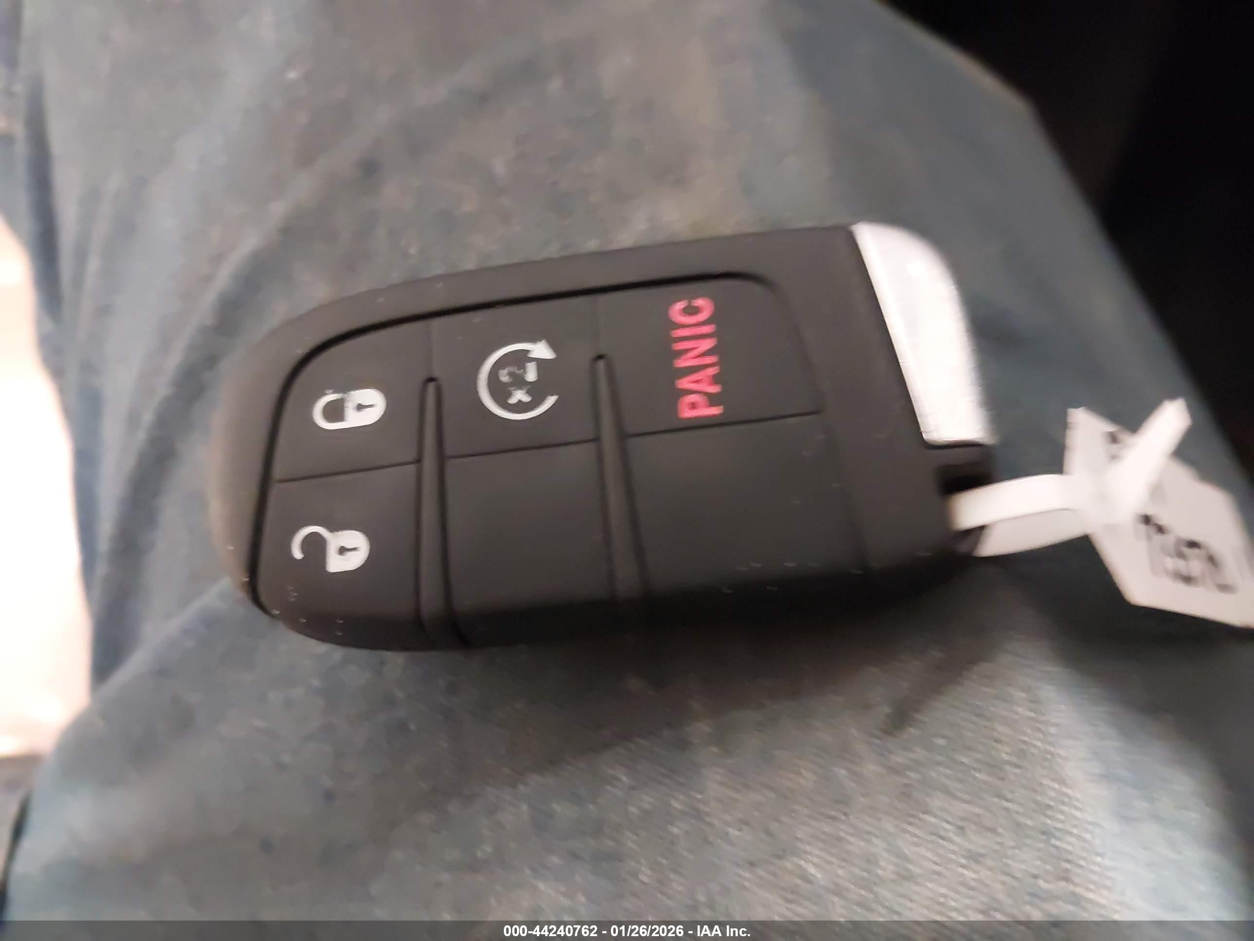 JEEP RENEGADE image 11