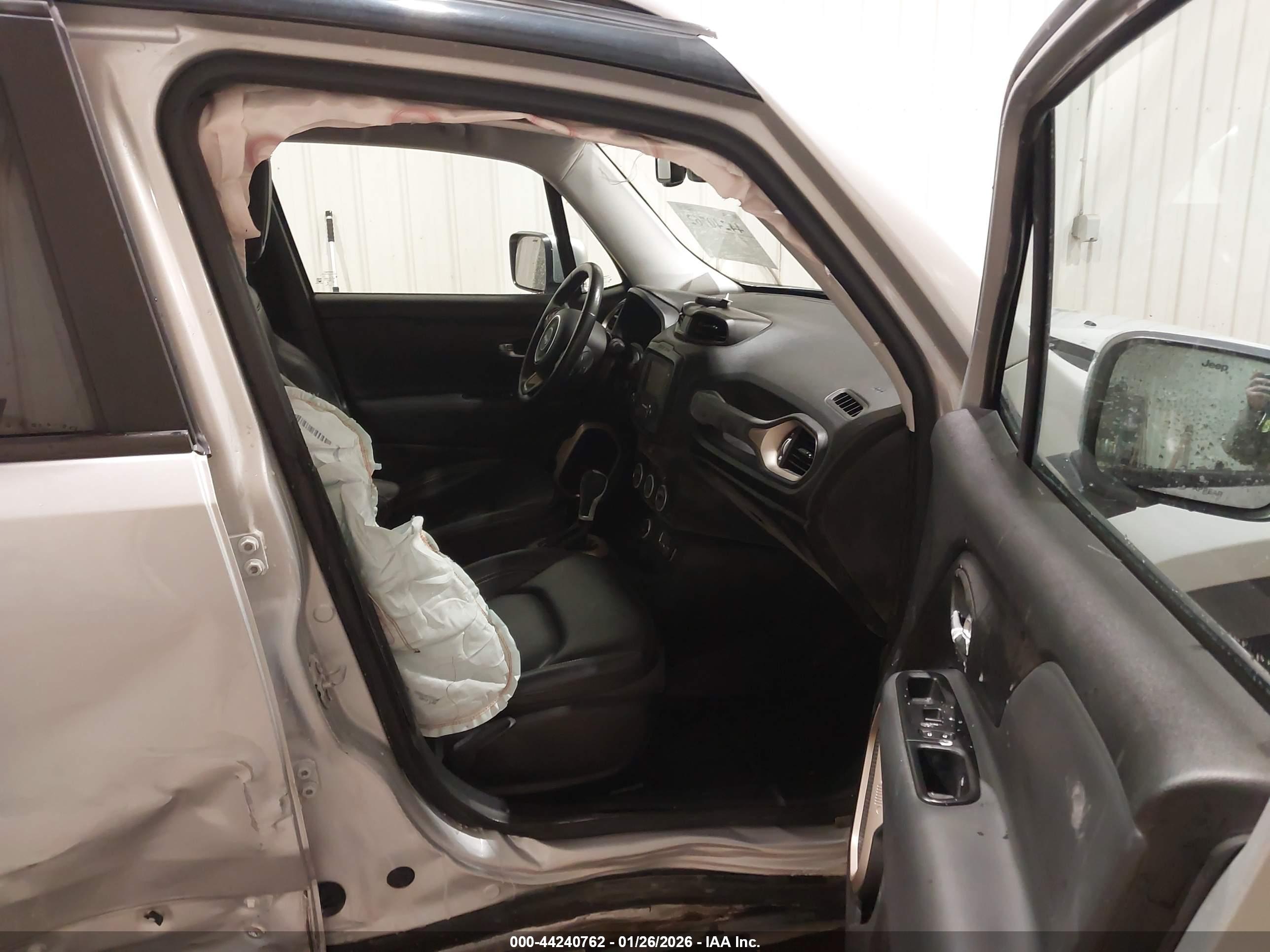 JEEP RENEGADE image 5