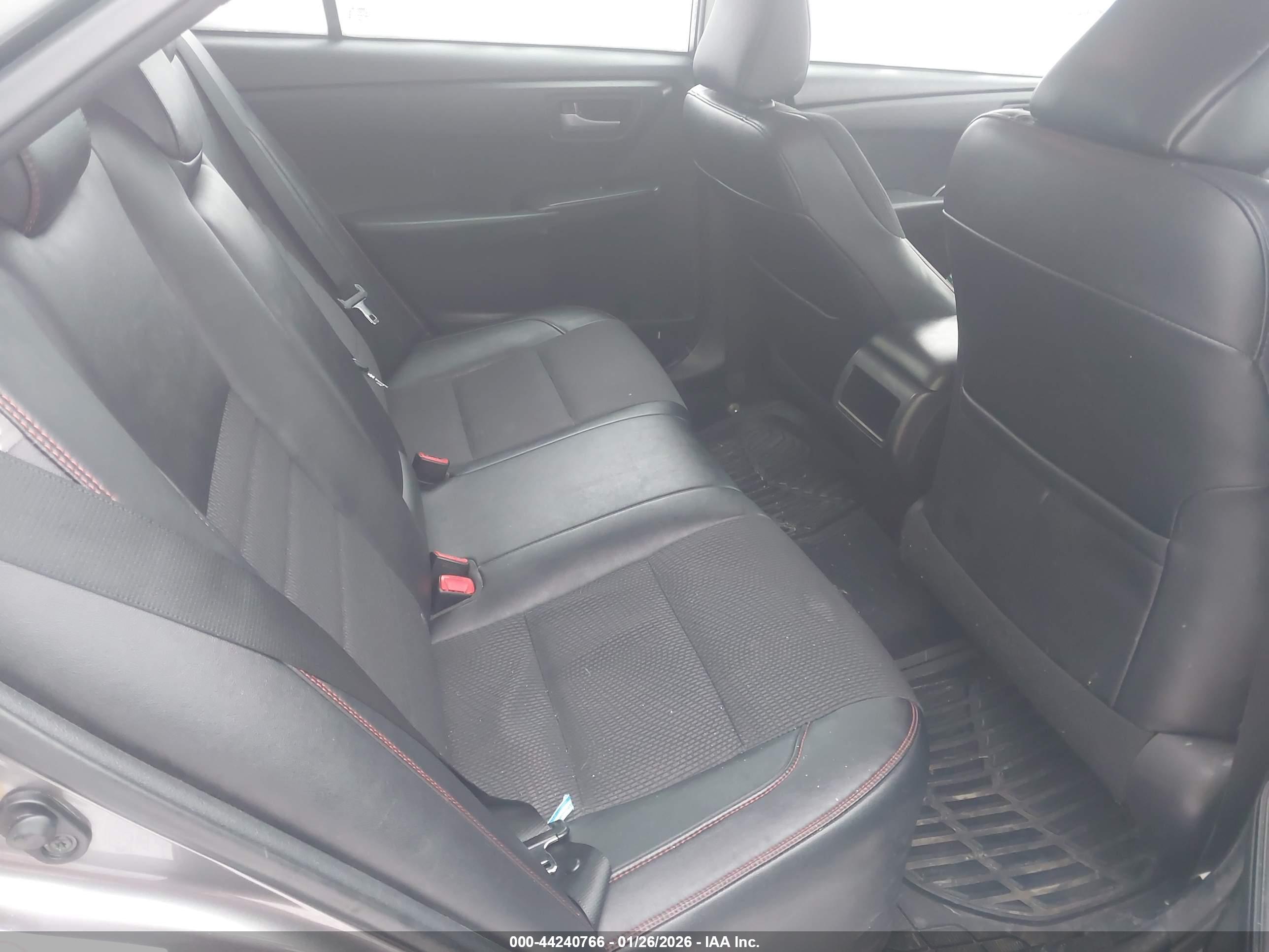 TOYOTA CAMRY image 8