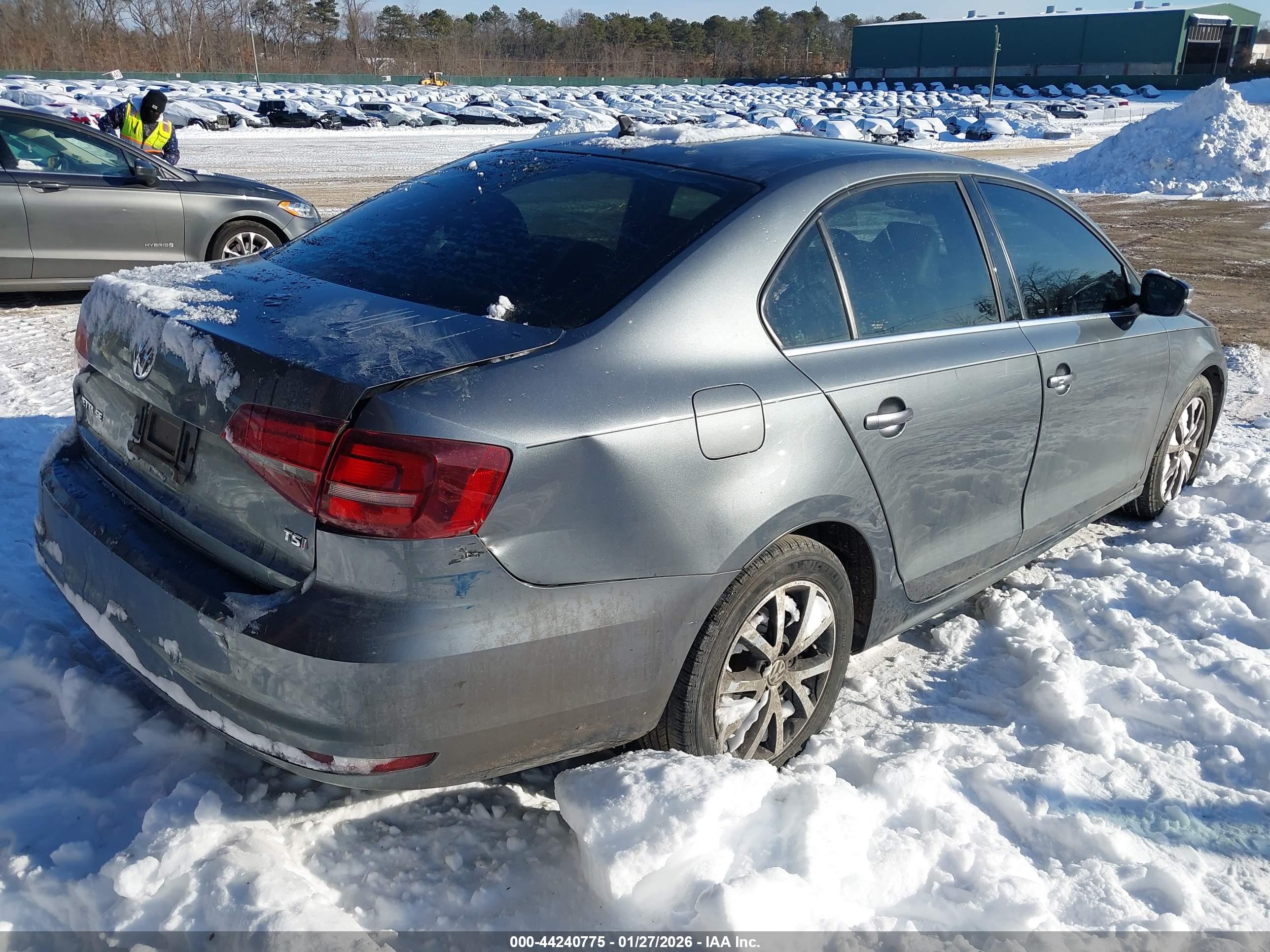 VOLKSWAGEN JETTA image 4