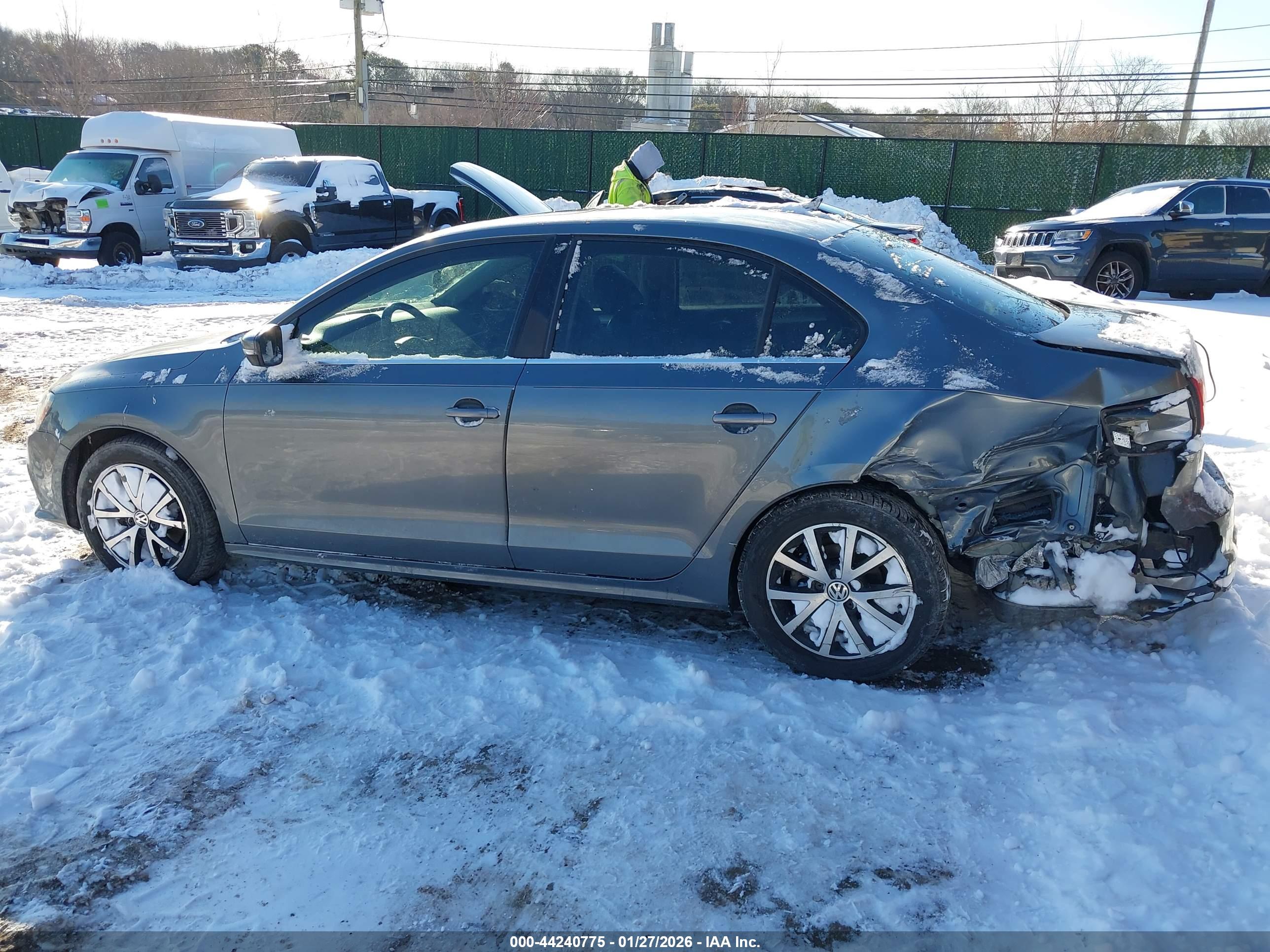 VOLKSWAGEN JETTA image 6