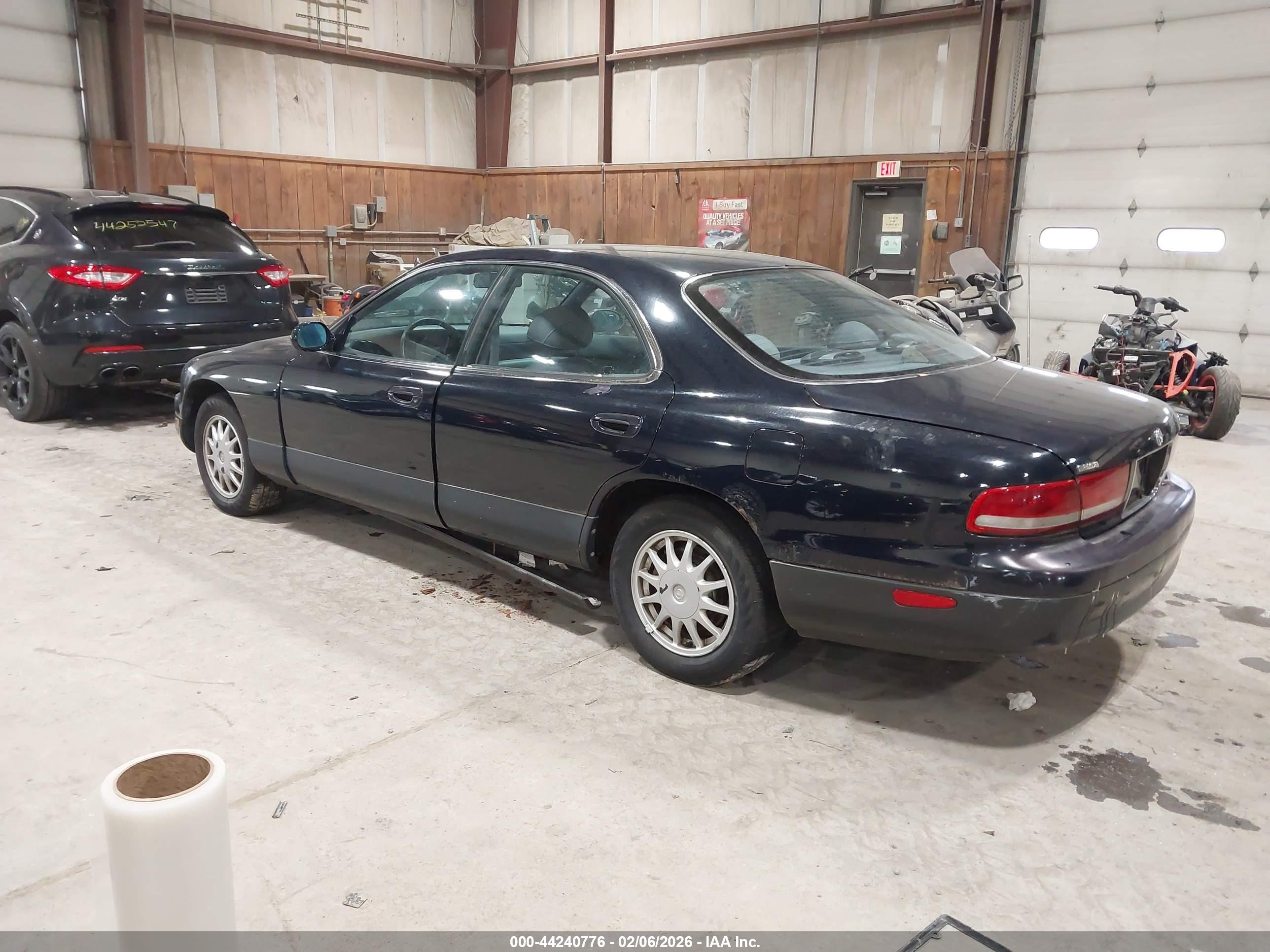 MAZDA 929 image 3
