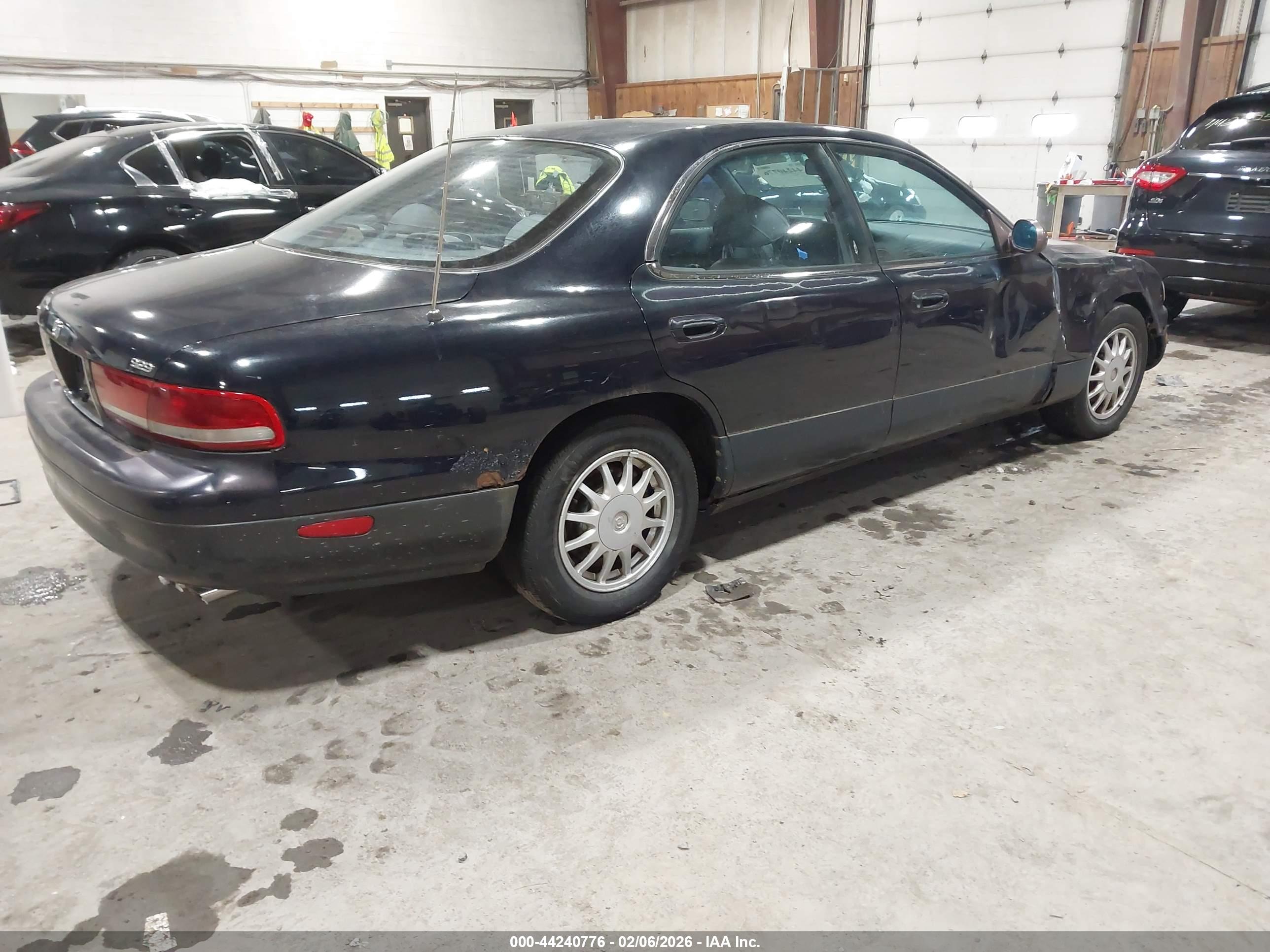 MAZDA 929 image 4