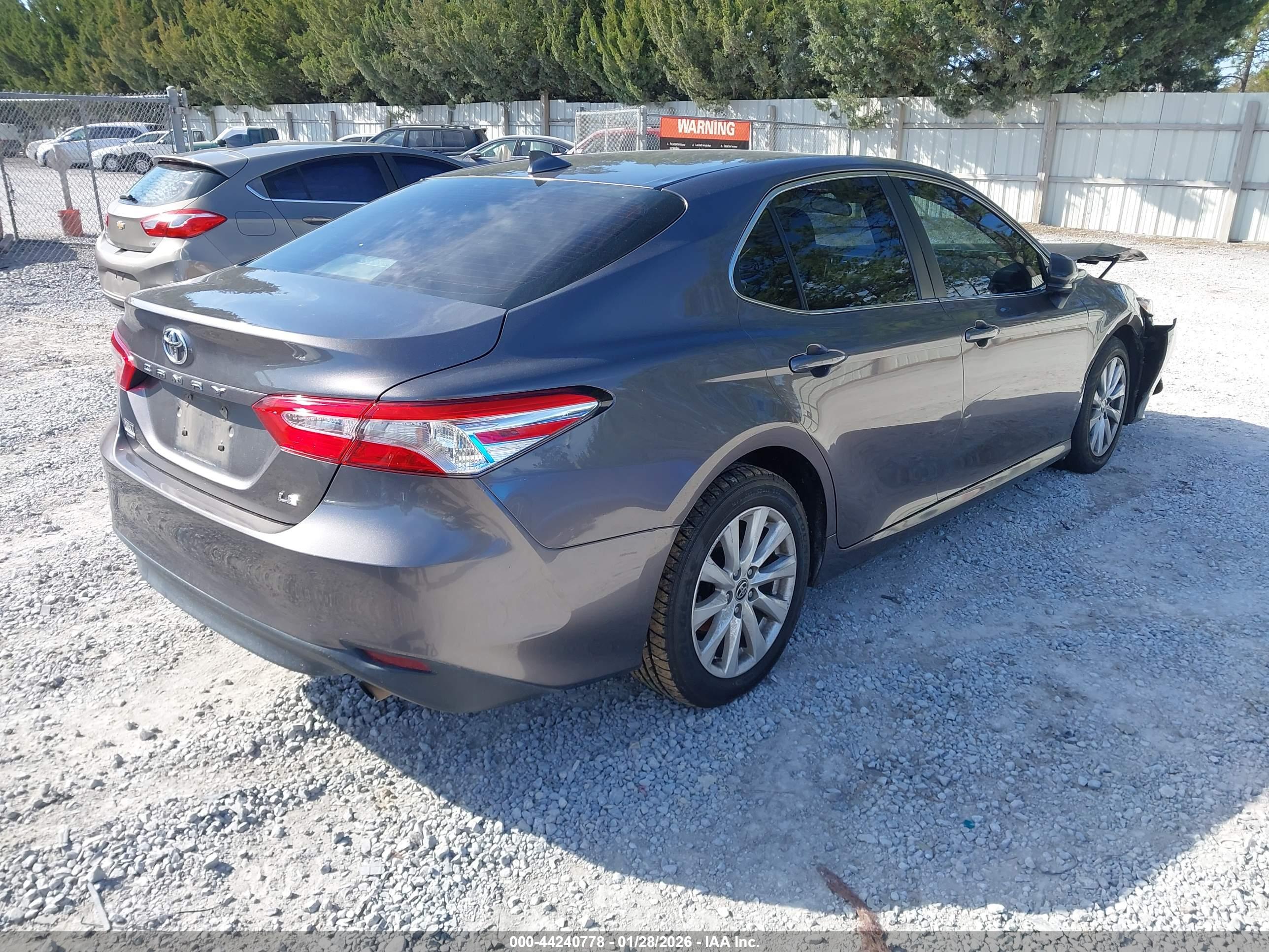TOYOTA CAMRY image 4