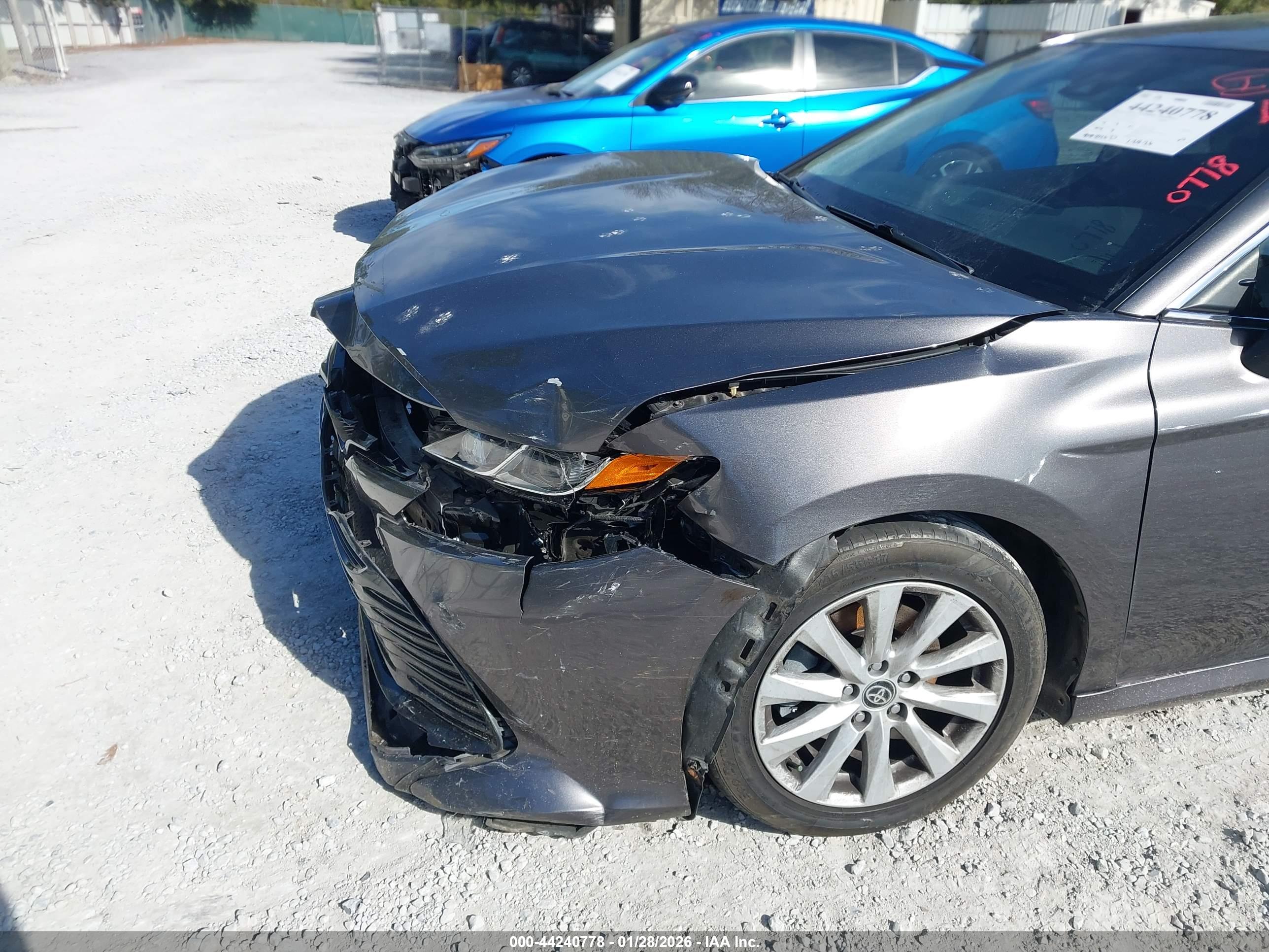 TOYOTA CAMRY image 6