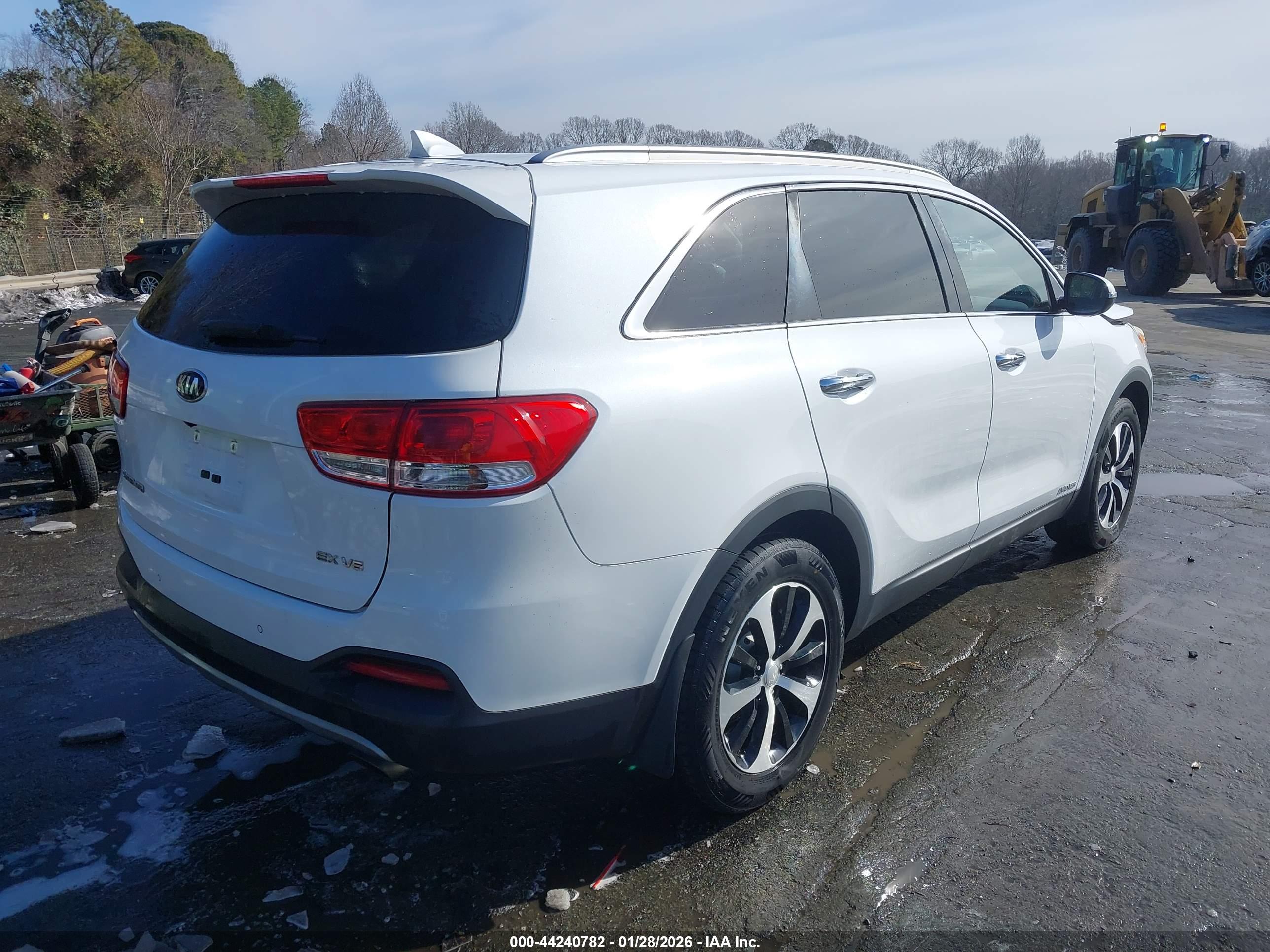 KIA SORENTO image 4