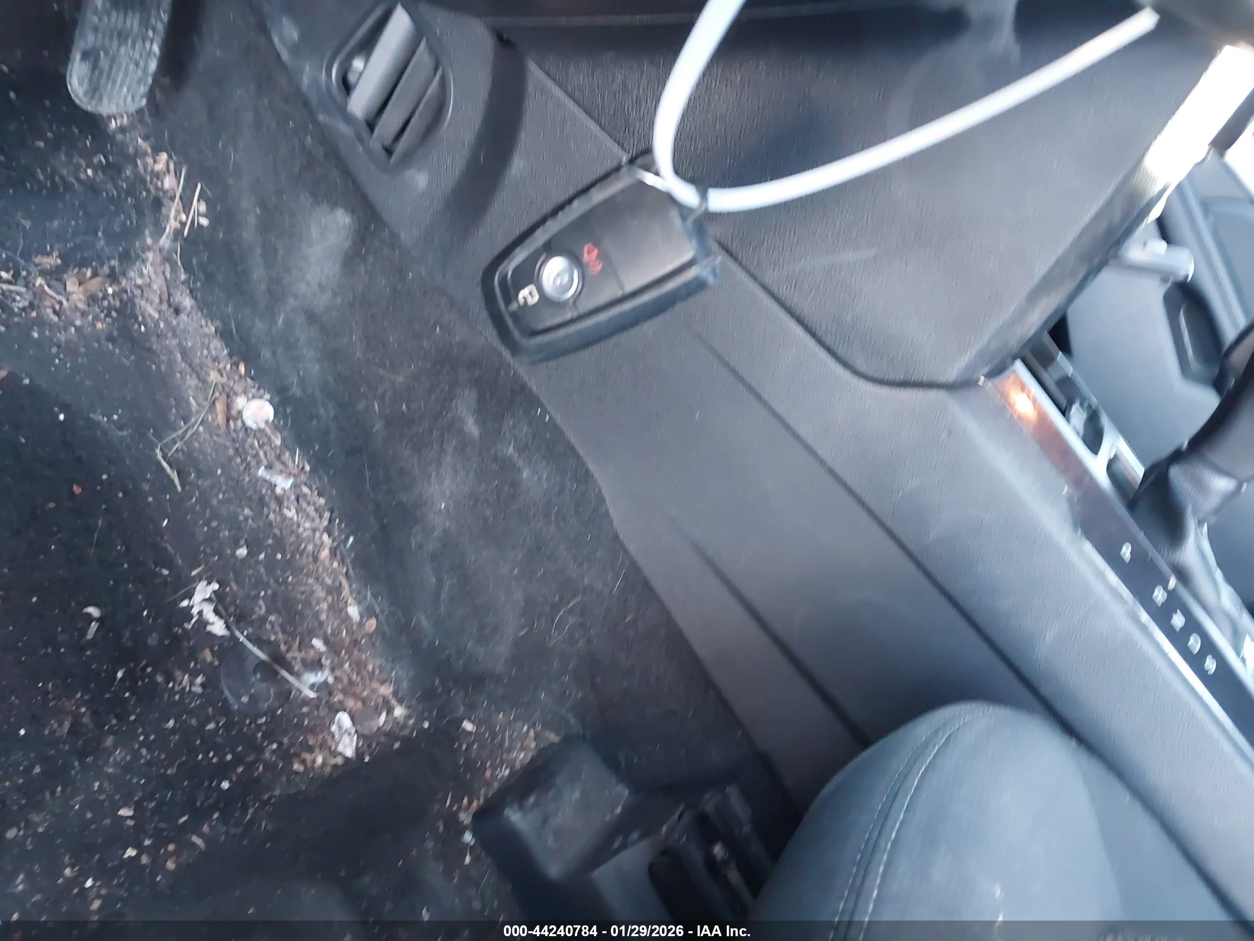 FORD EXPLORER image 11