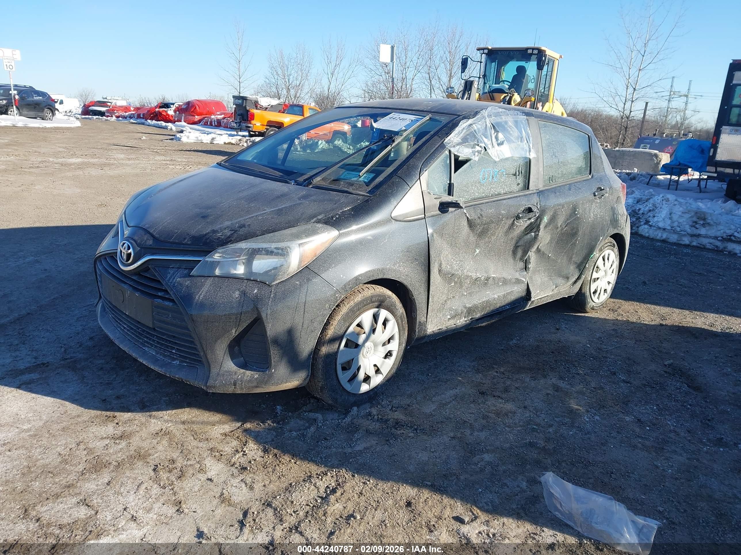 TOYOTA YARIS image 2
