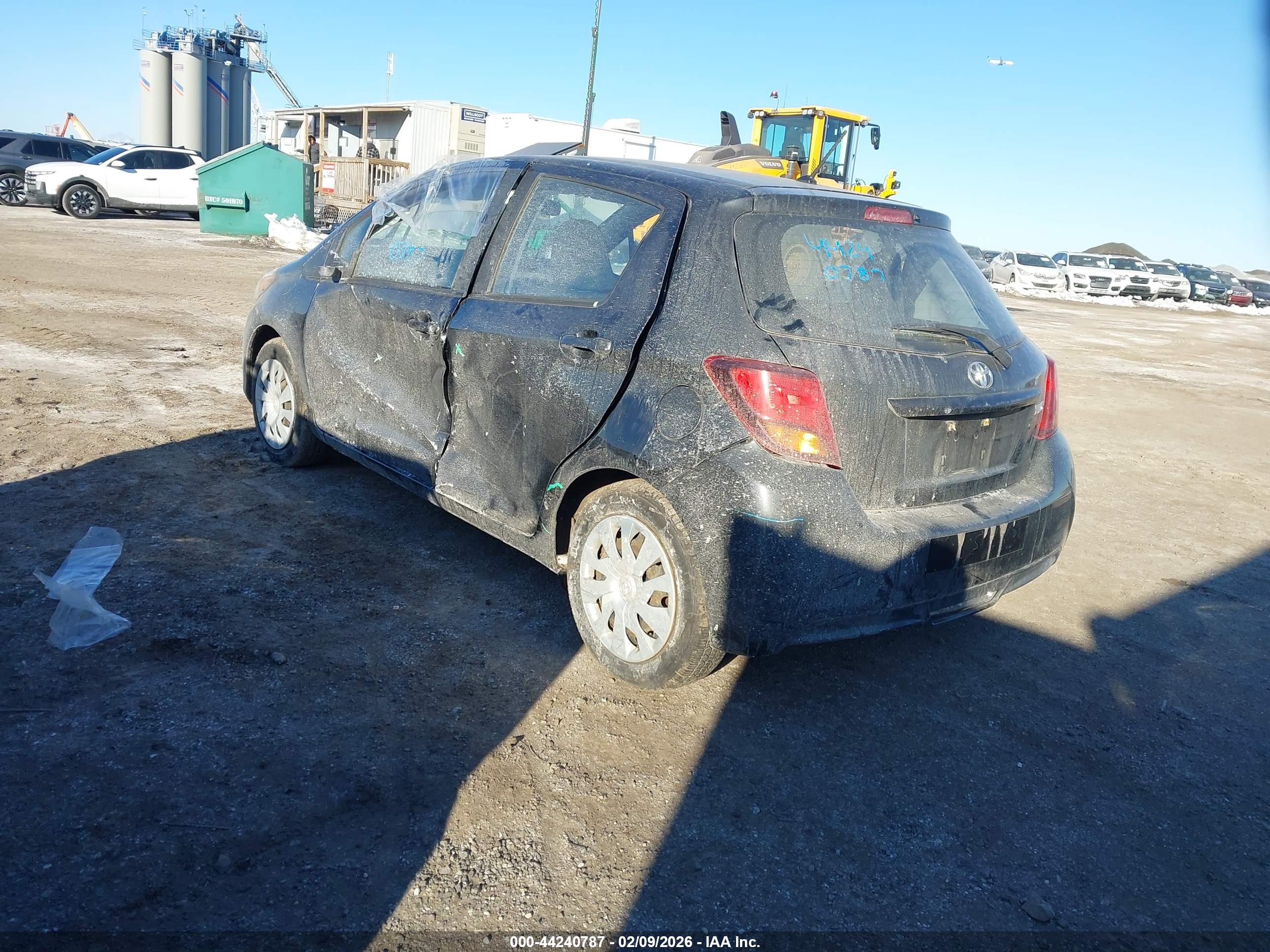 TOYOTA YARIS image 3