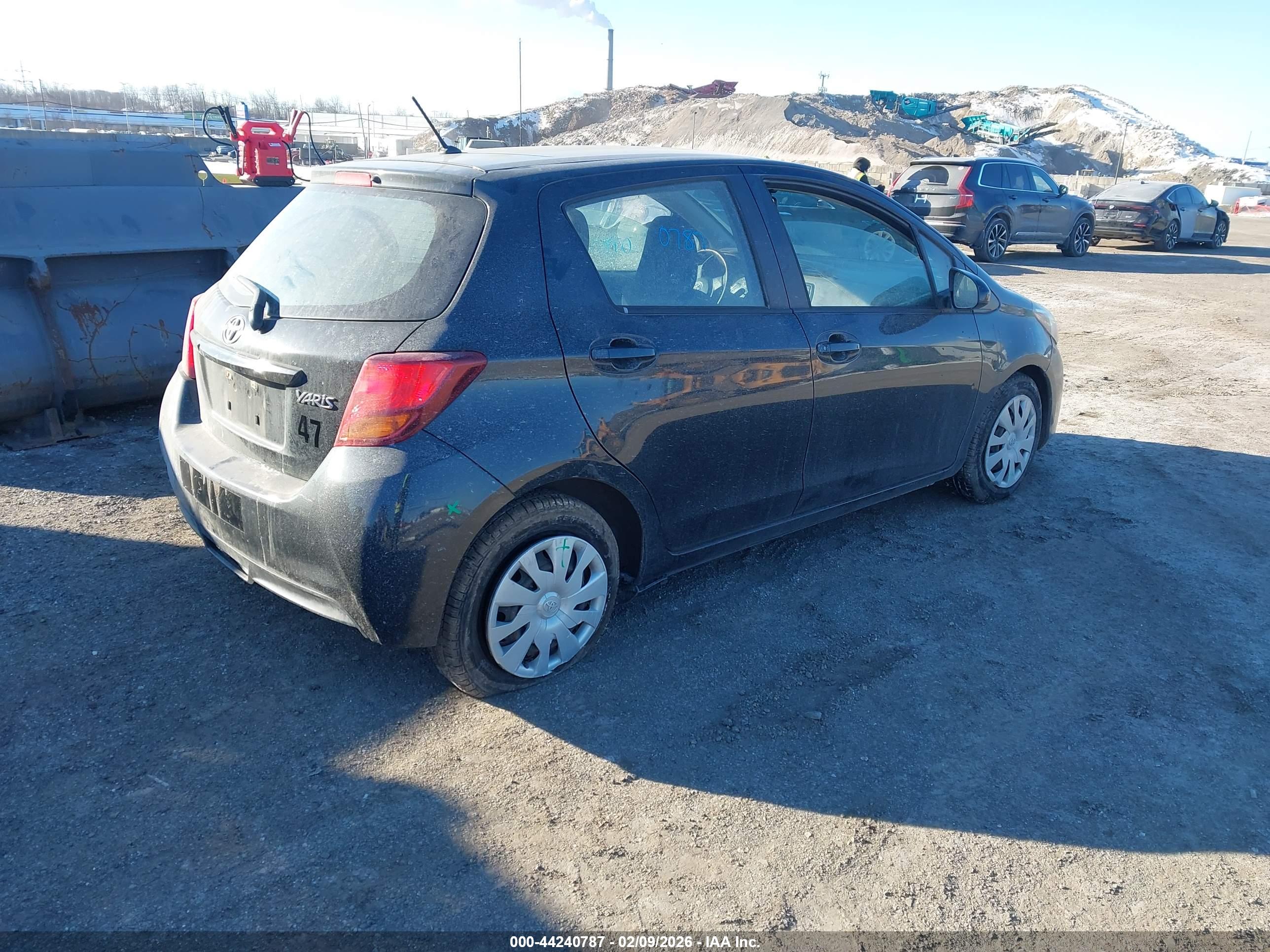 TOYOTA YARIS image 4