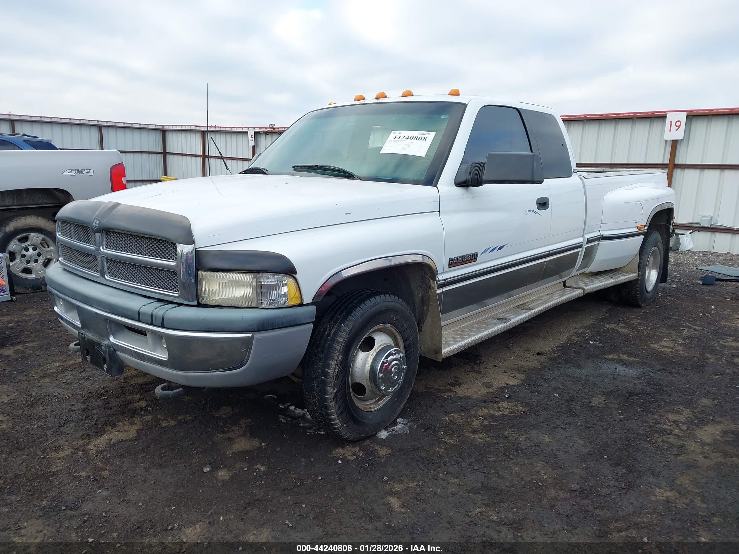 DODGE RAM image 2