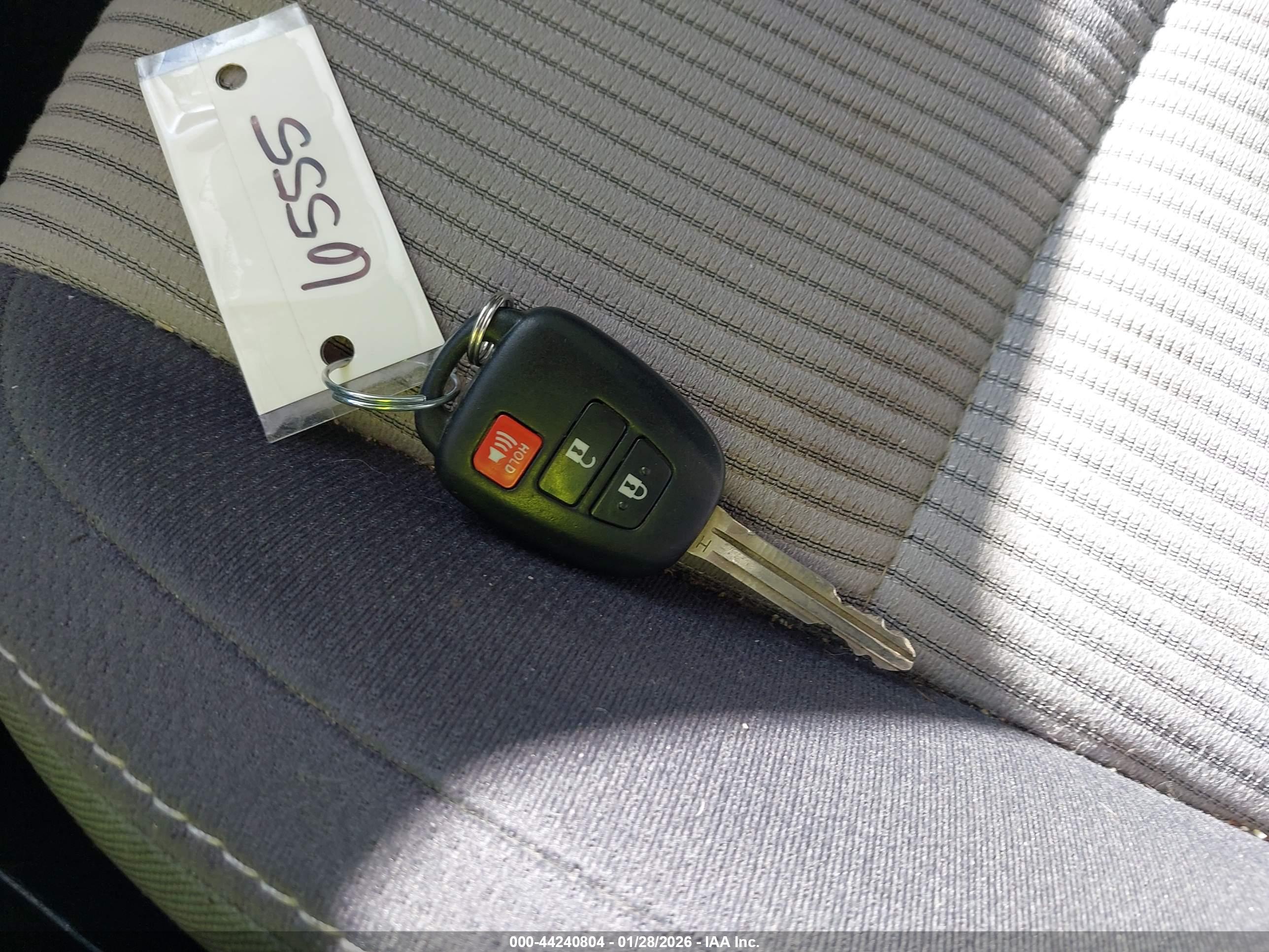 TOYOTA RAV4 image 11