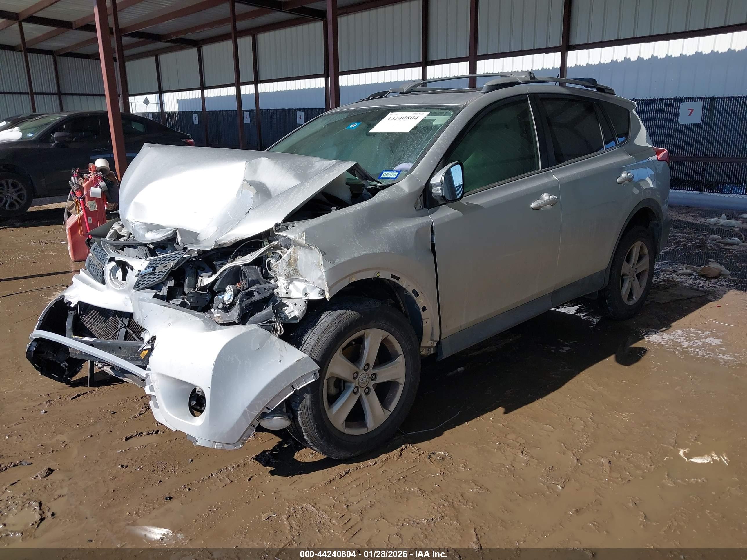 TOYOTA RAV4 image 2