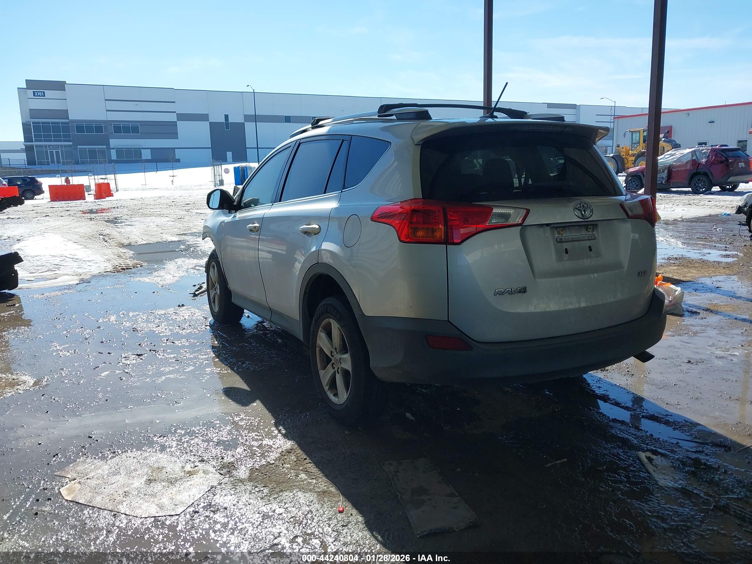 TOYOTA RAV4 image 3
