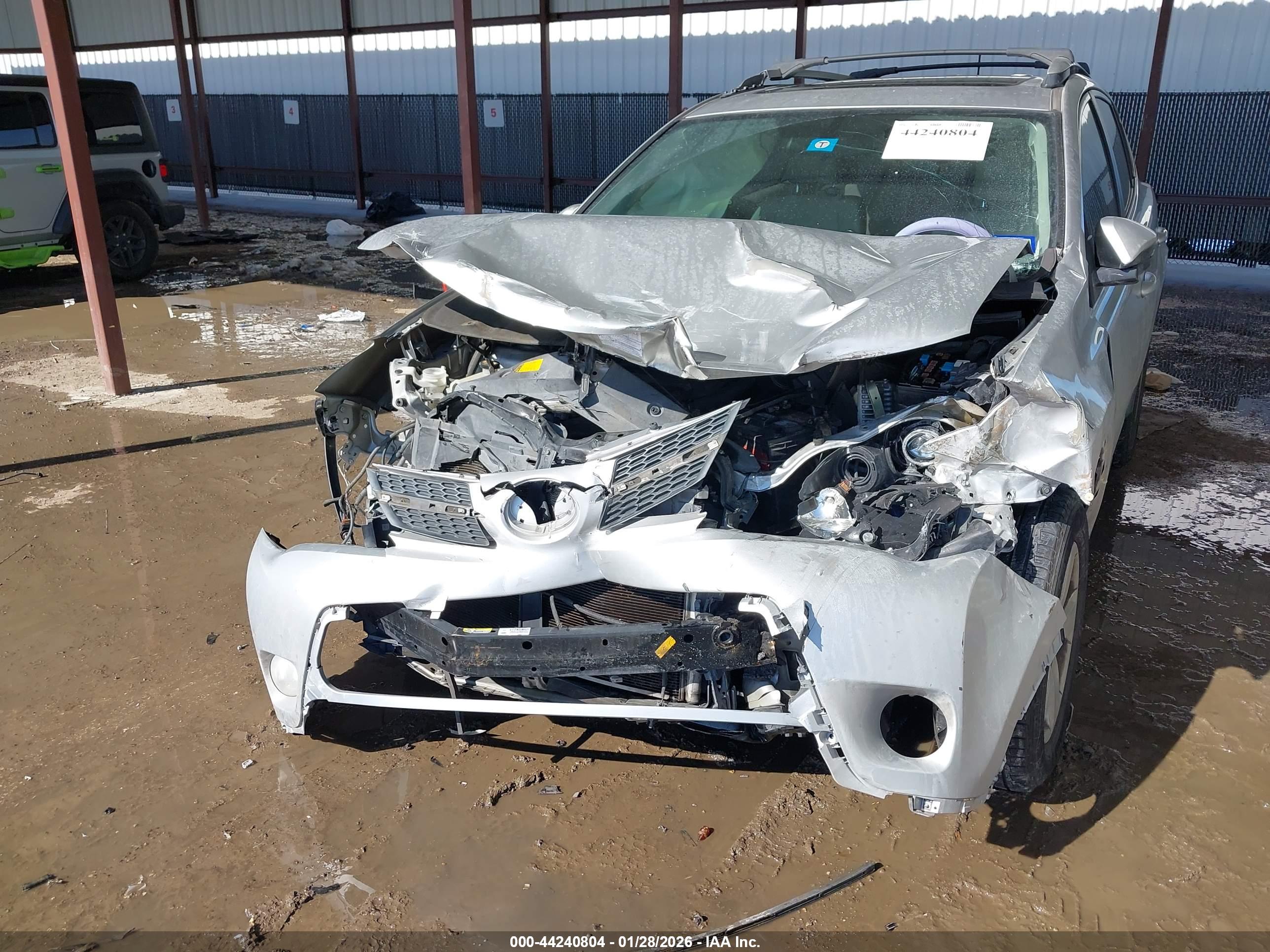 TOYOTA RAV4 image 6