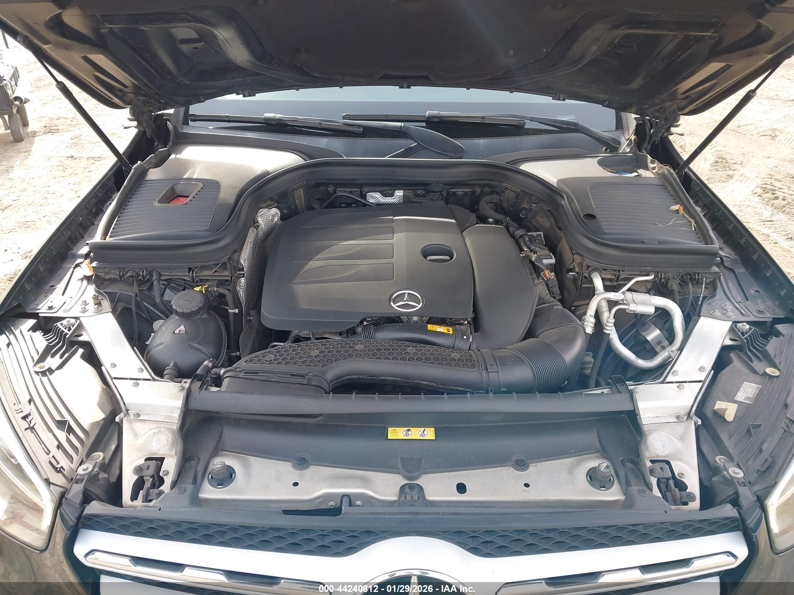 MERCEDES-BENZ GLC image 10