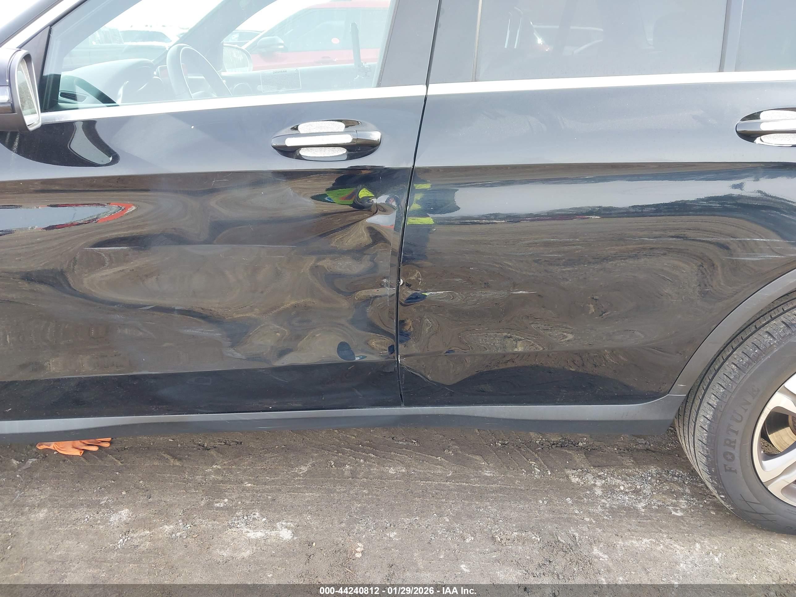 MERCEDES-BENZ GLC image 6