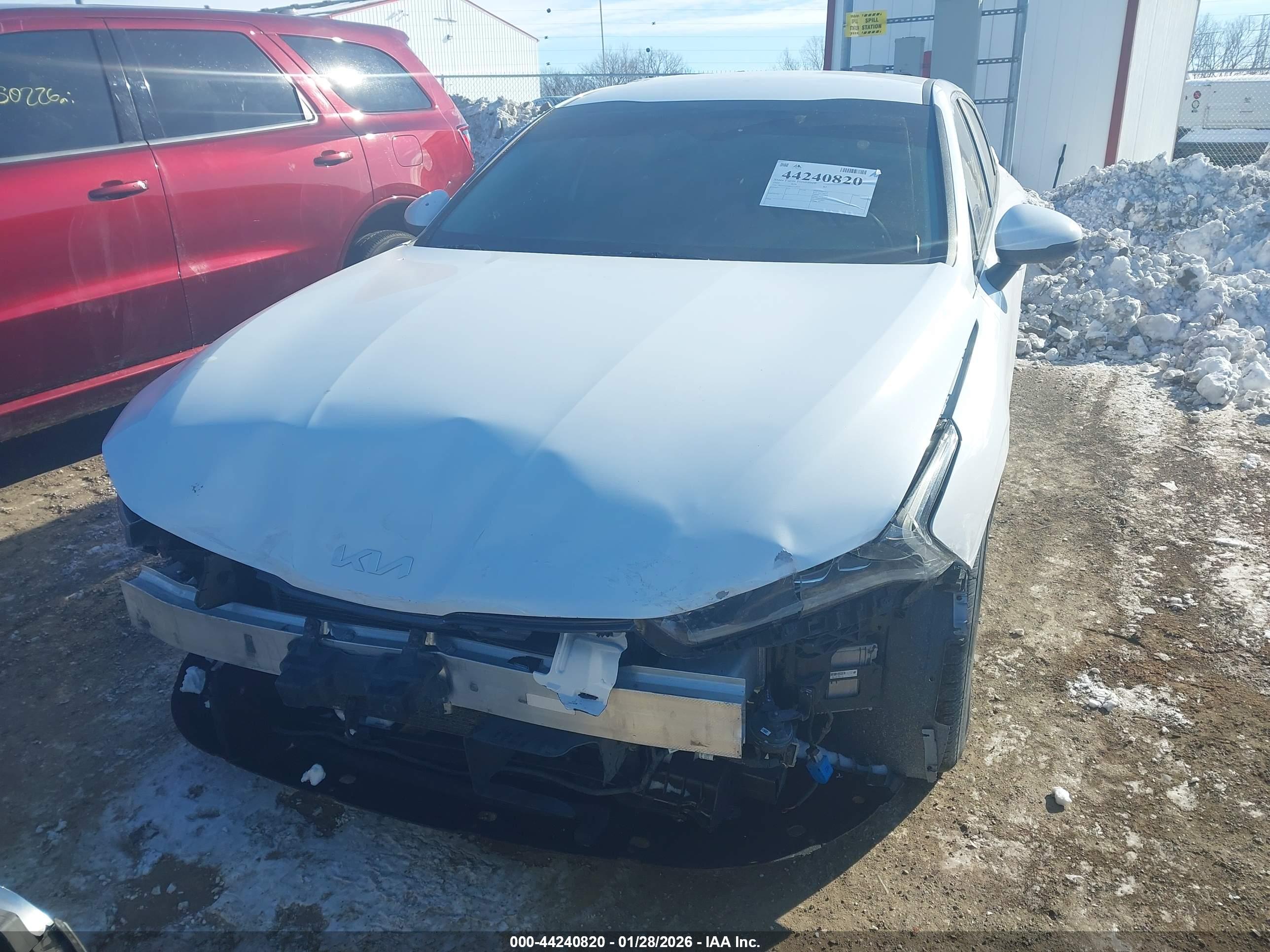 KIA K5 image 6