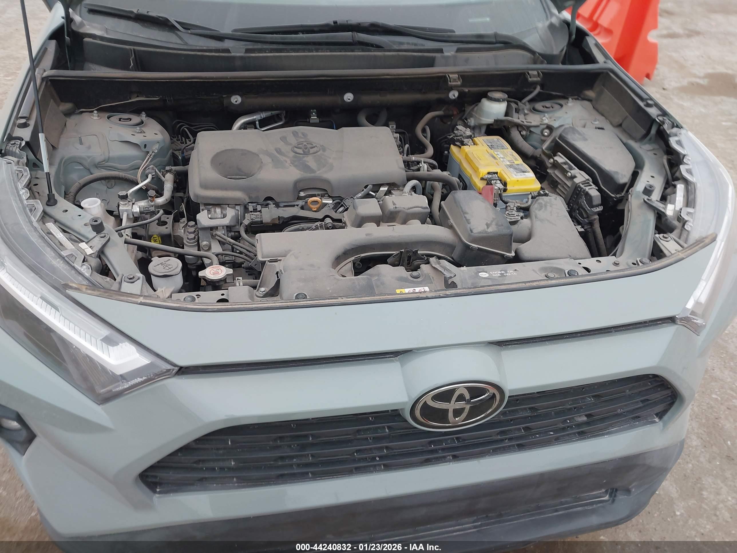 TOYOTA RAV4 image 10