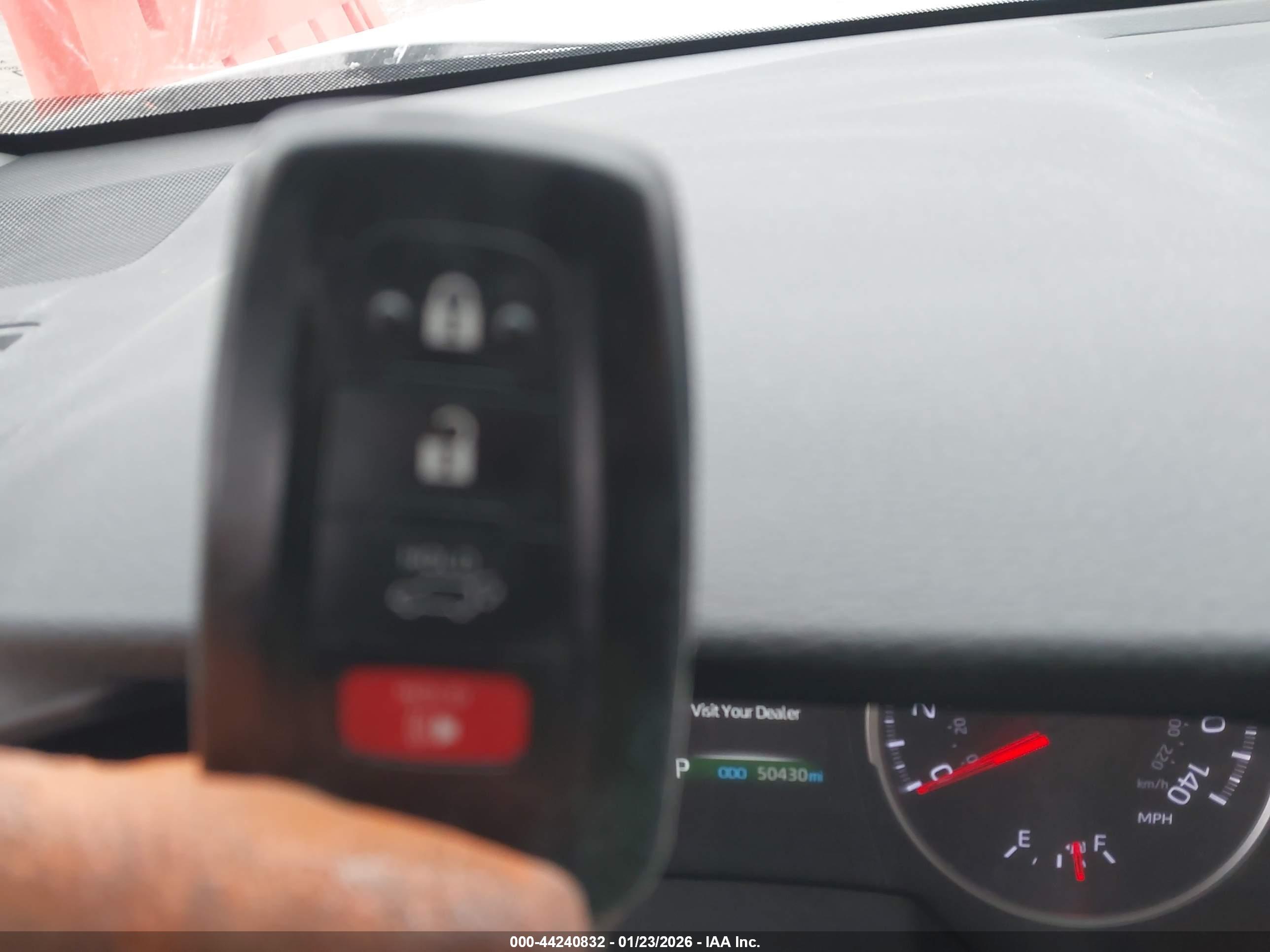 TOYOTA RAV4 image 11