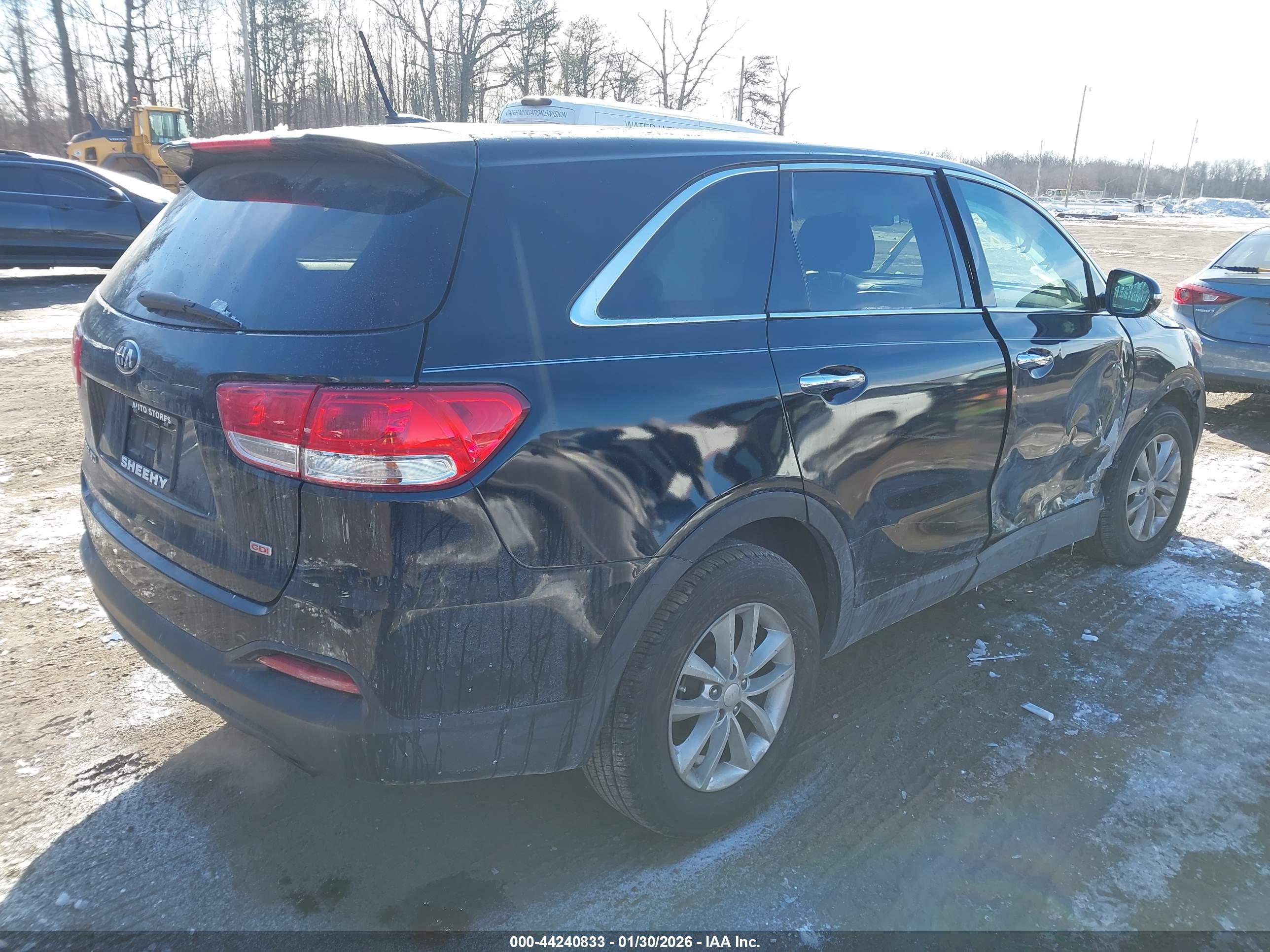 KIA SORENTO image 4