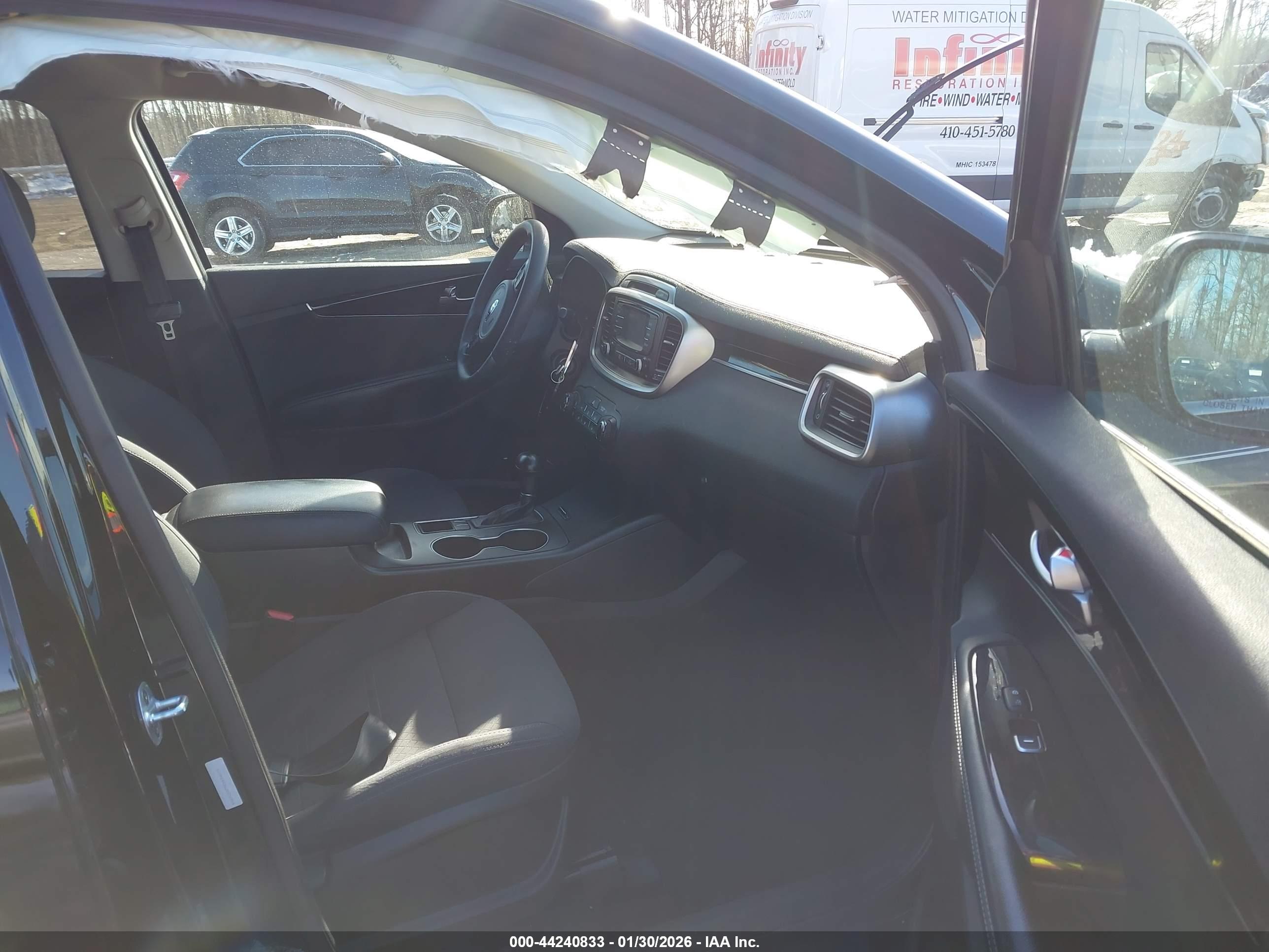 KIA SORENTO image 5