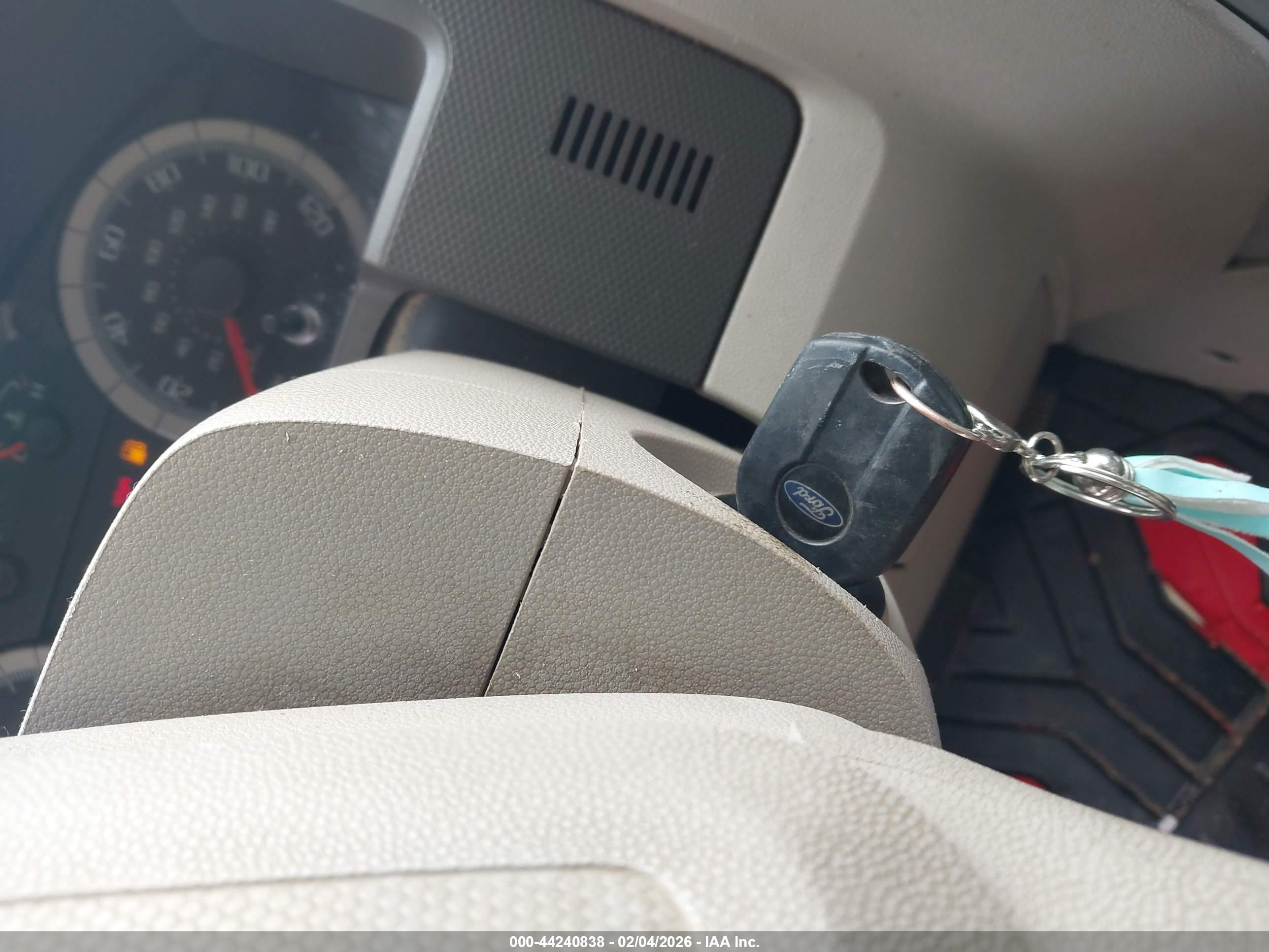 FORD ESCAPE image 11
