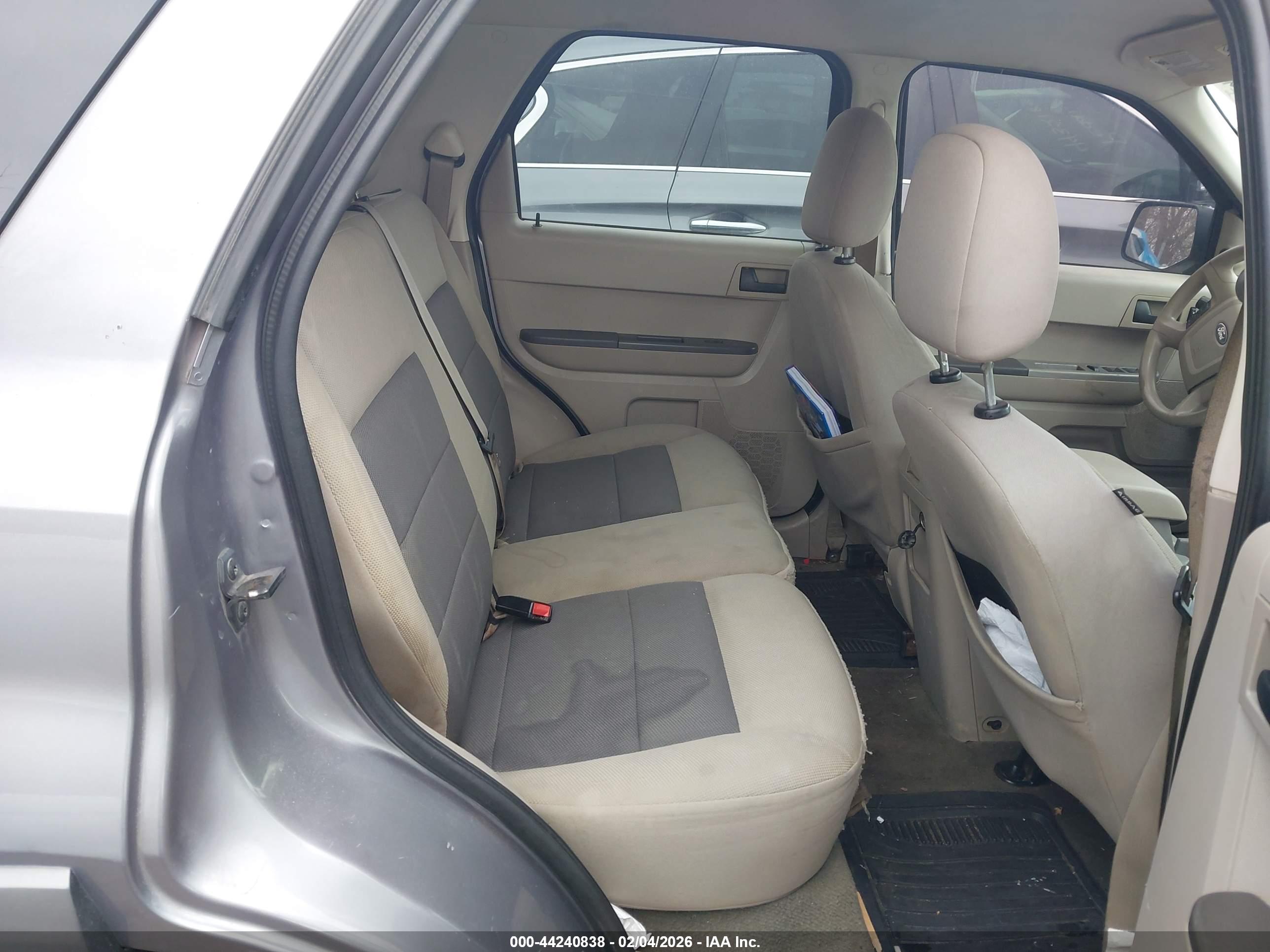 FORD ESCAPE image 8