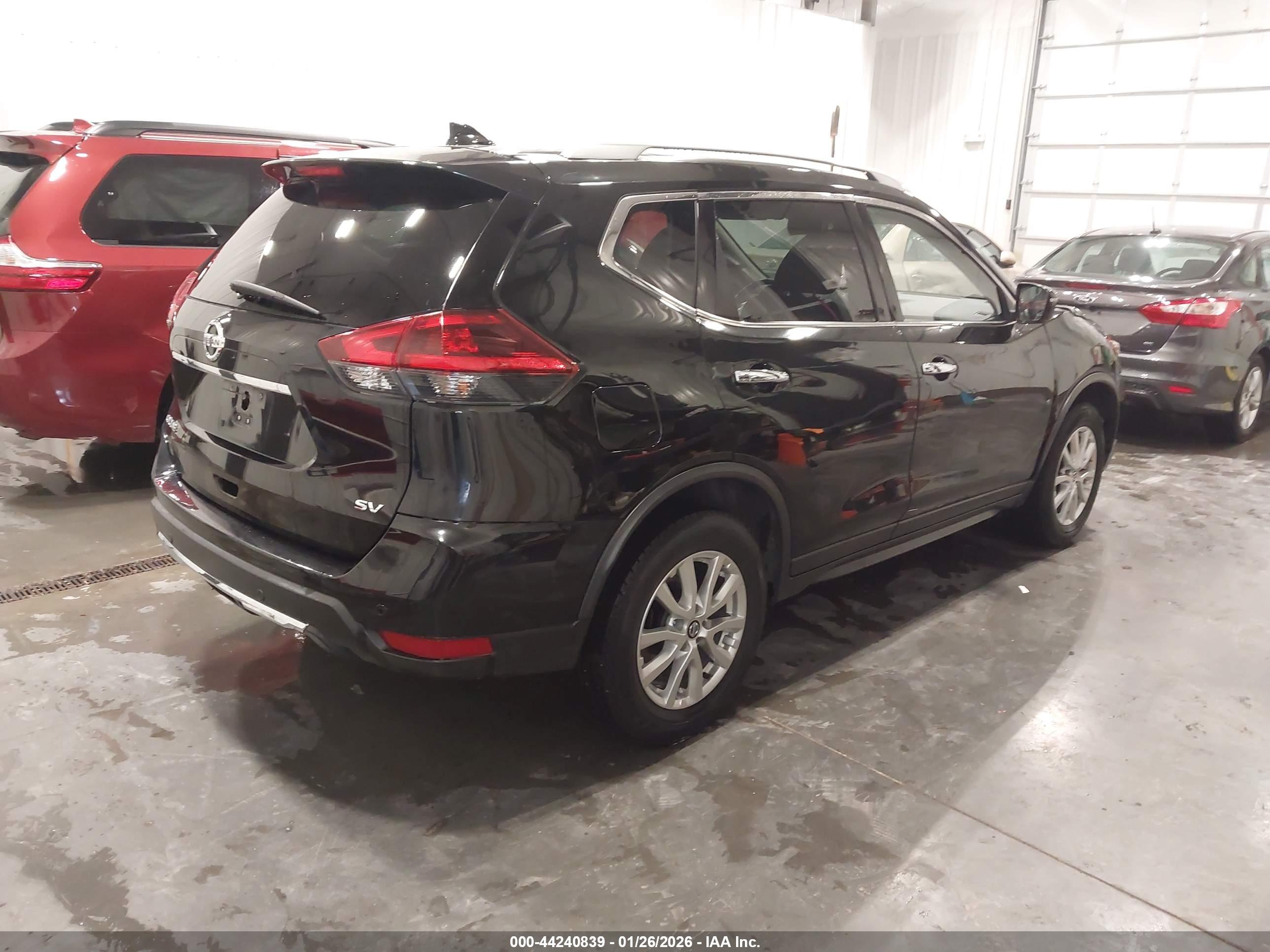 NISSAN ROGUE image 4