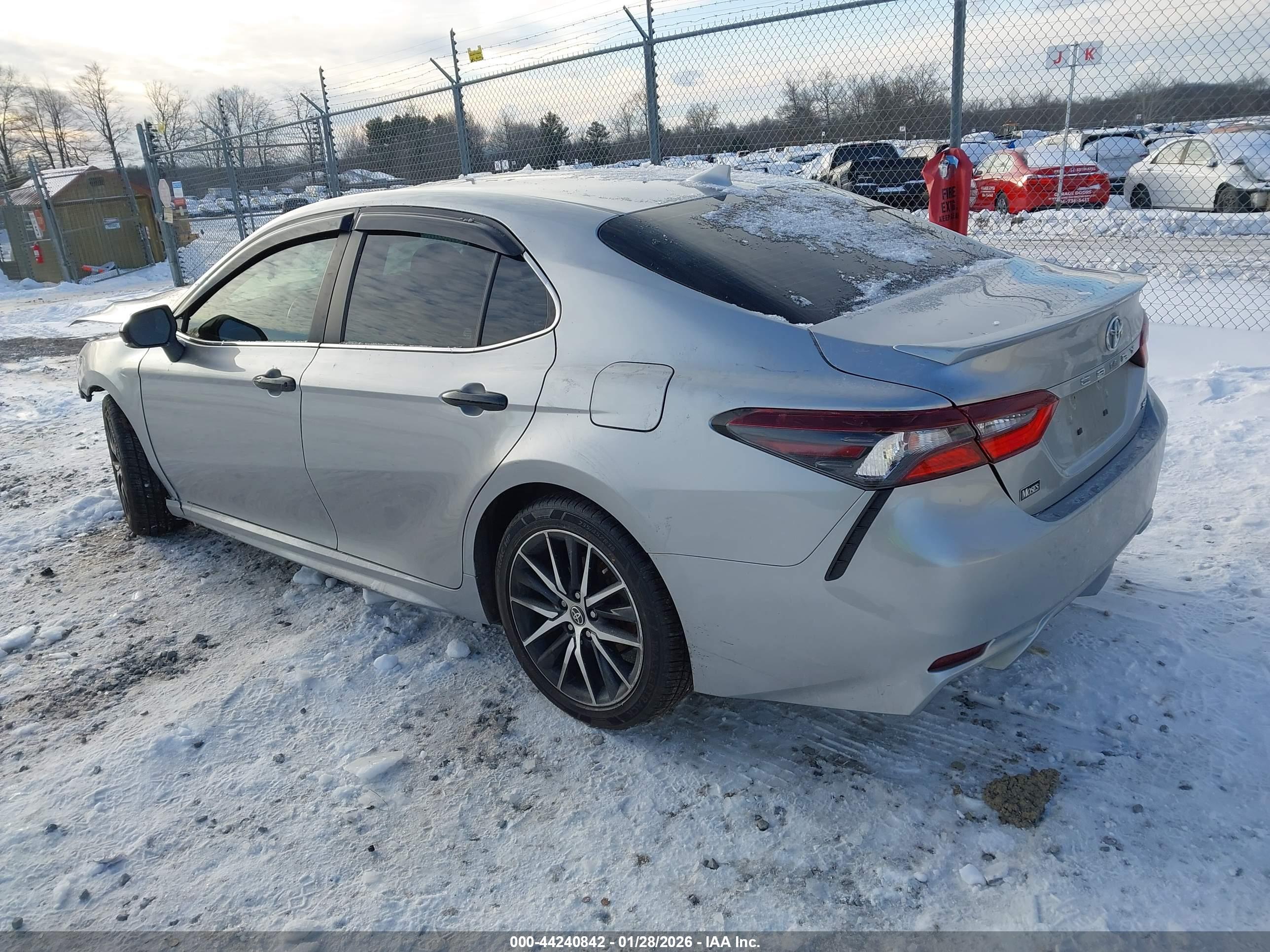 TOYOTA CAMRY image 3